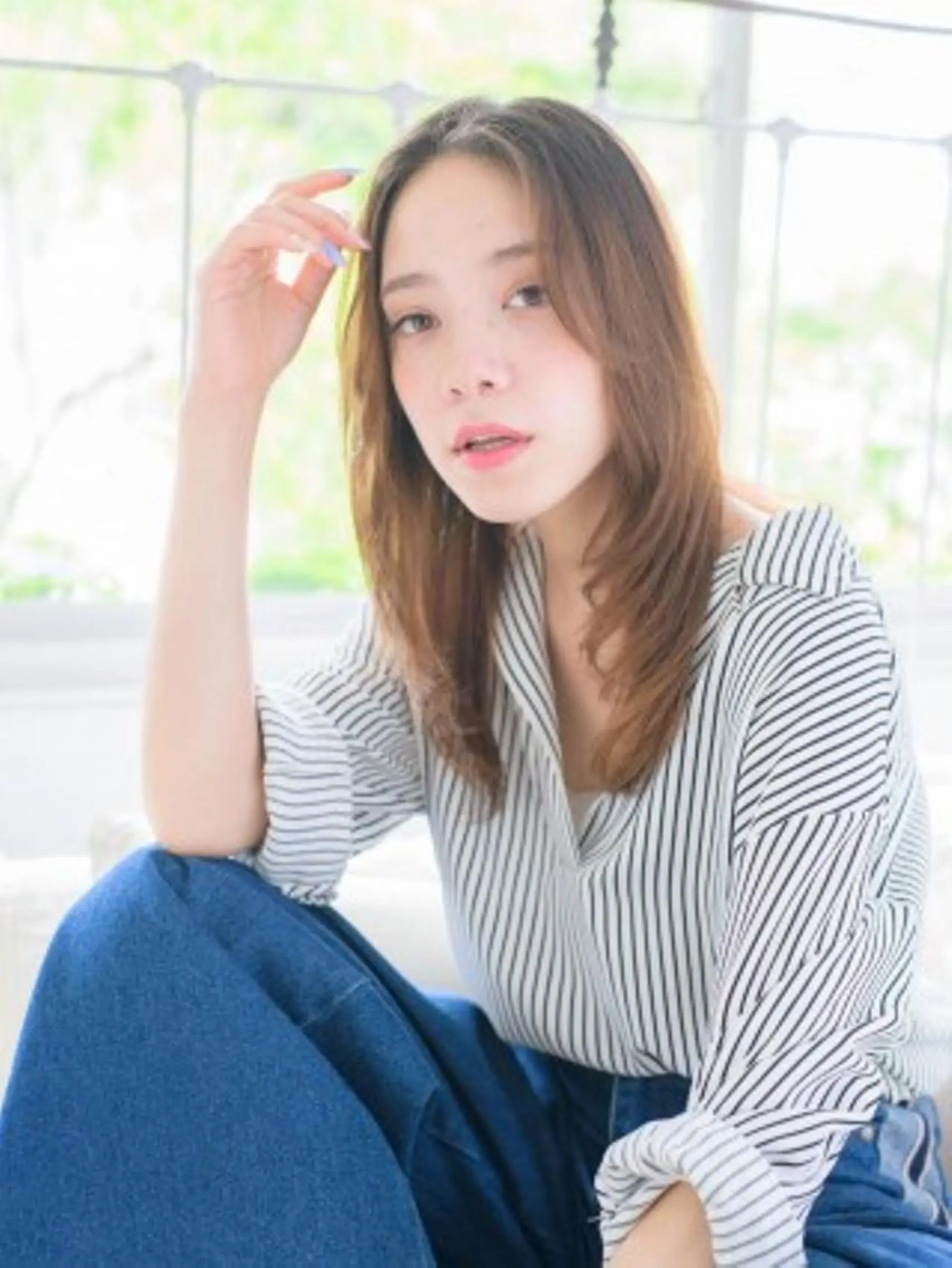 ミディアム 江原 彩華のヘアスタイル