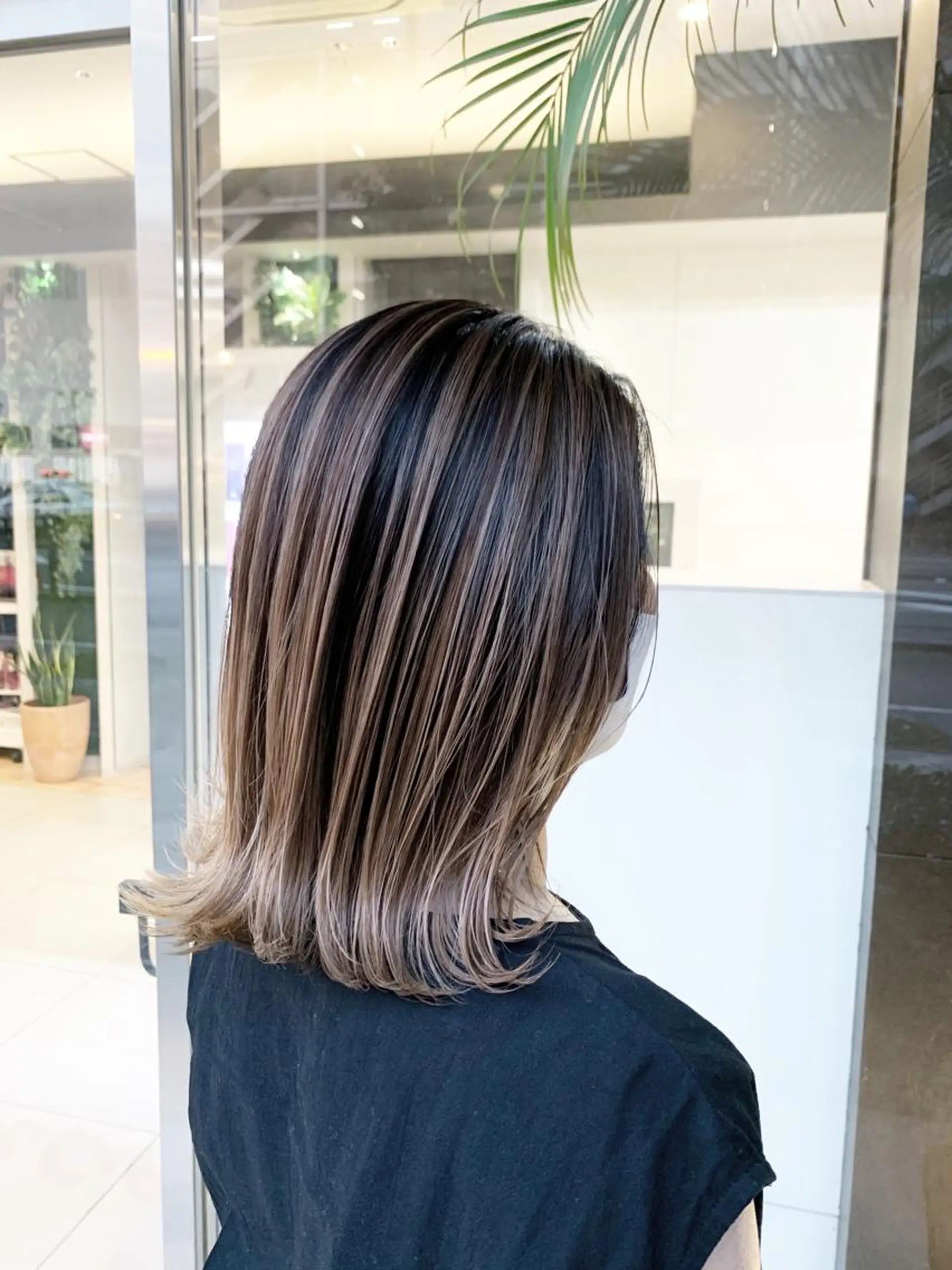 ミディアム レイヤーカット レイヤー×縮毛矯正 深見 拓のヘアスタイル