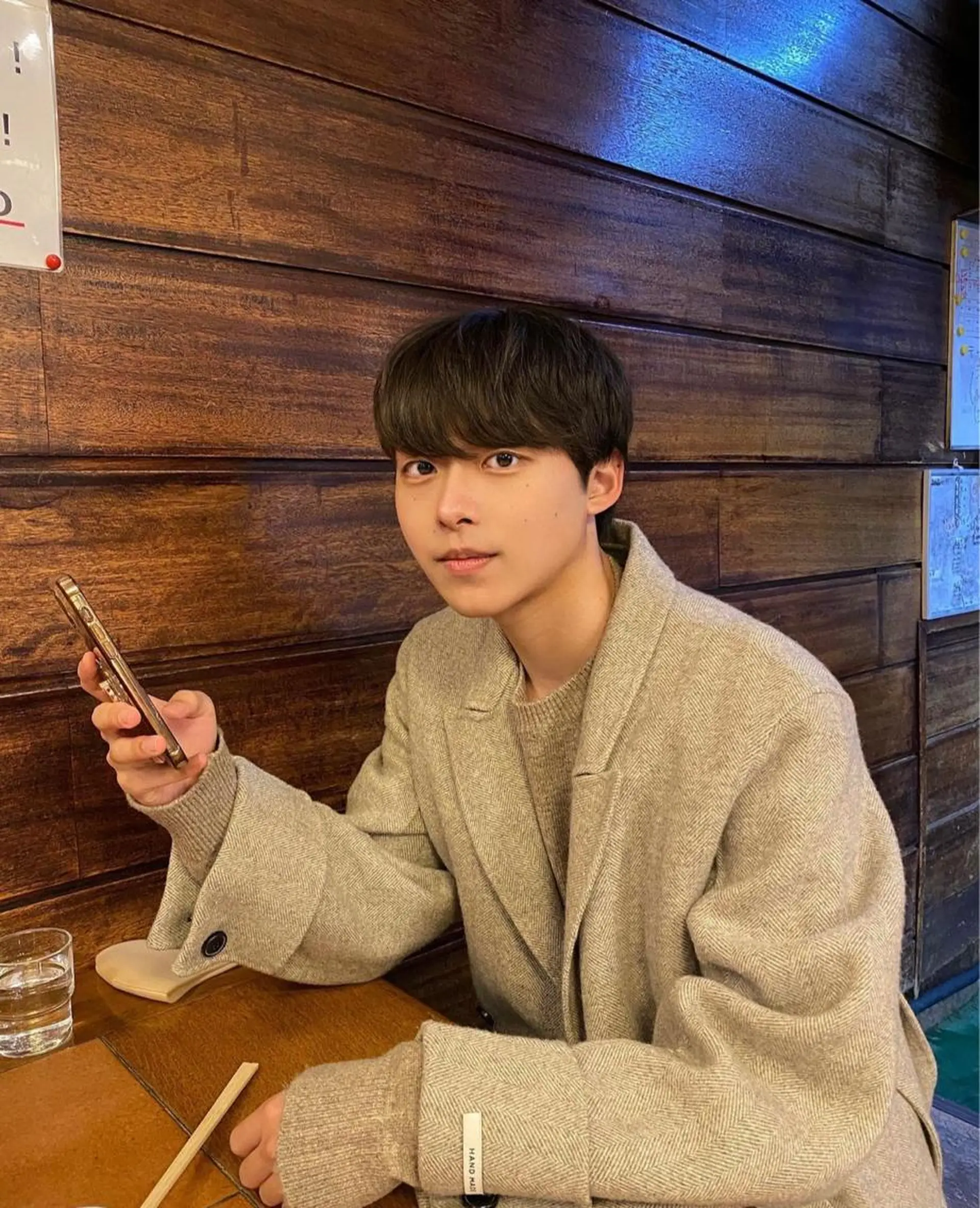 ショート パーマ メンズ ダウンパーマ カルマパーマ メンズ韓国風 マッシュ メンズパーマ 隈元 光のヘアスタイル