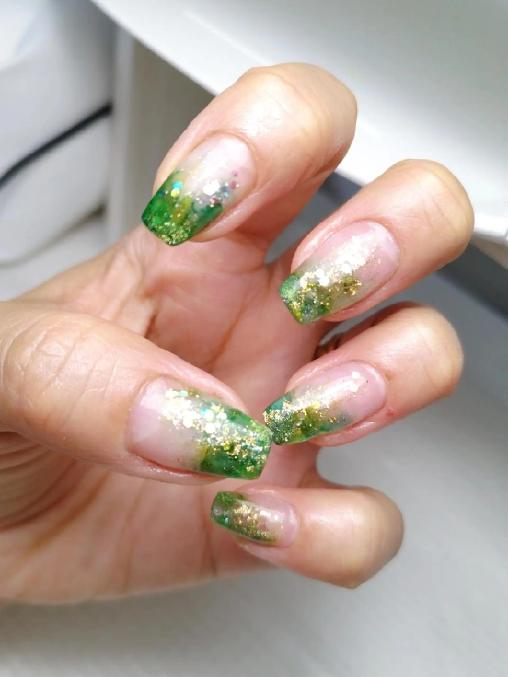 ネイル ブルー グリーン ニュアンスネイル ハンドネイル 門戸厄神プライベートサロンulunail所属・ulunail mikaのネイルデザイン