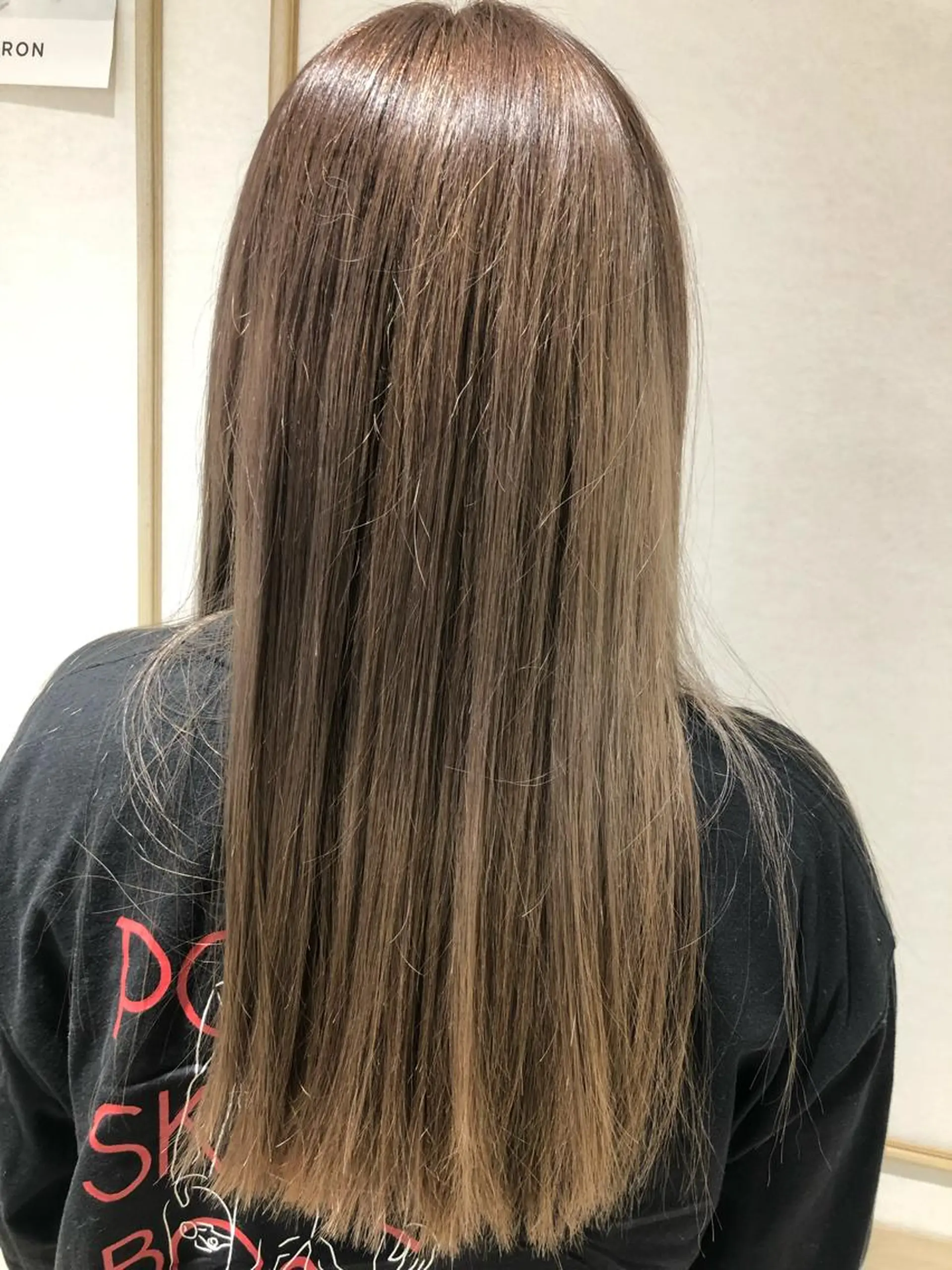 ロング カラー 芝田  望優のヘアスタイル