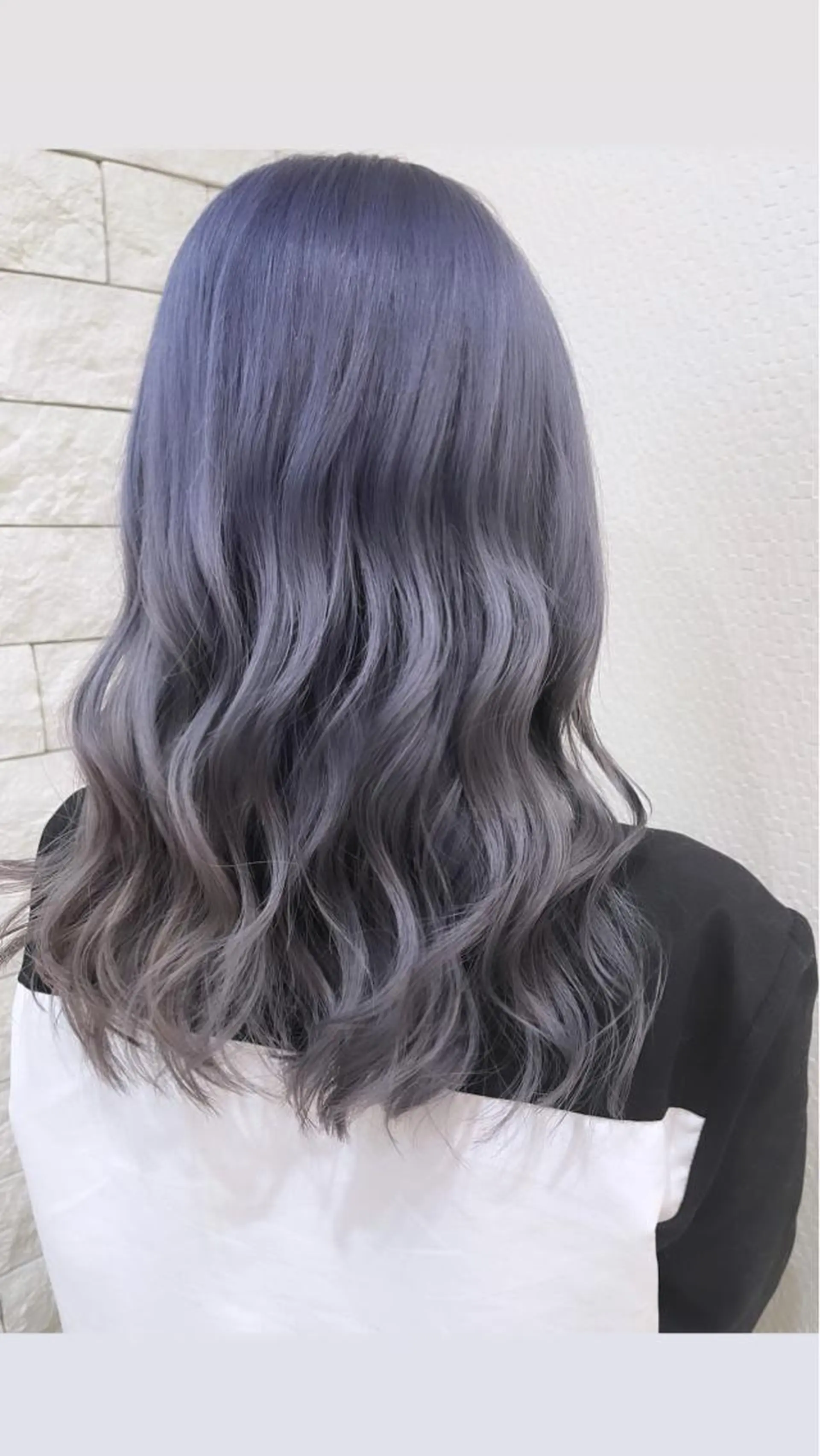 カラー アッシュ ハイトーンカラー シルバー シルバーアッシュ カット ヘアカラー 名古屋のピンク好き かずくん🦩のヘアスタイル