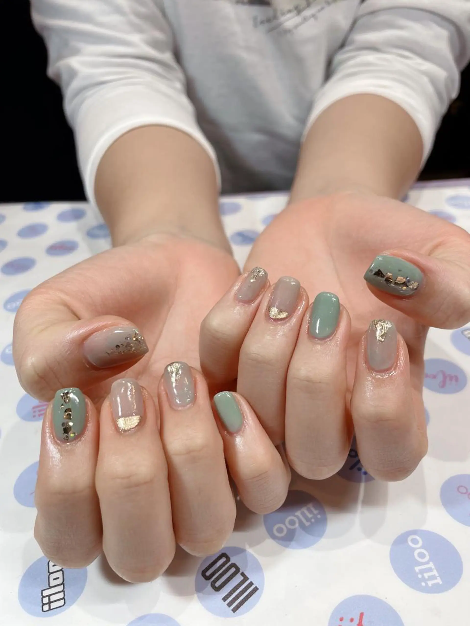 ネイル iiloo aromaworksのネイルデザイン