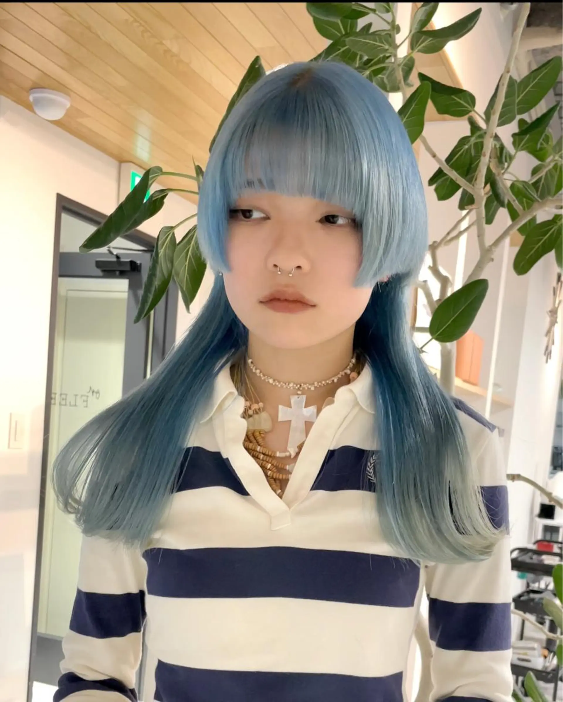 セミロング ヘアカラー 神戸でブリーチなら puty/レイヤーのヘアスタイル