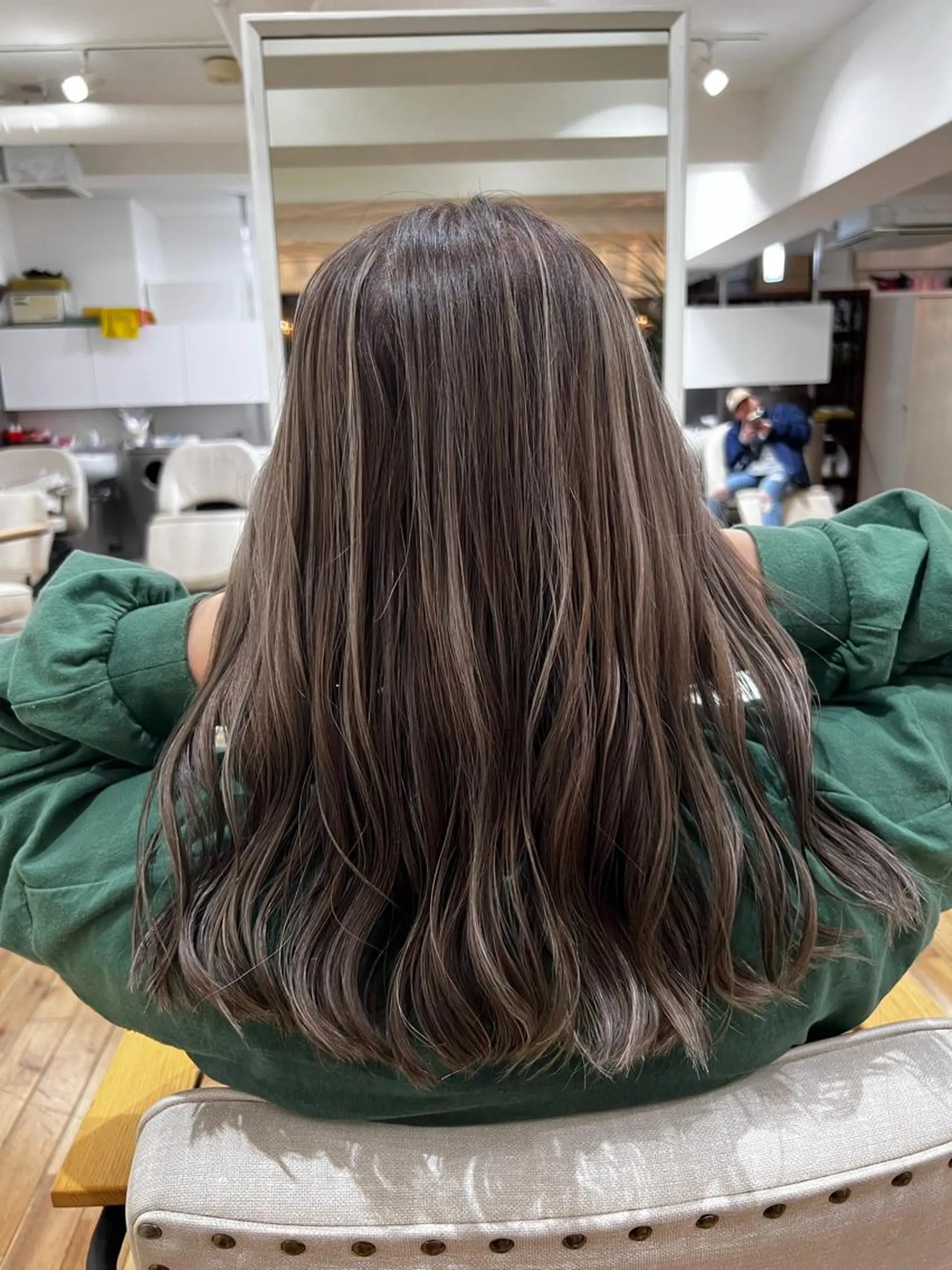 セミロング カラー 笹江 瑞穂のヘアスタイル