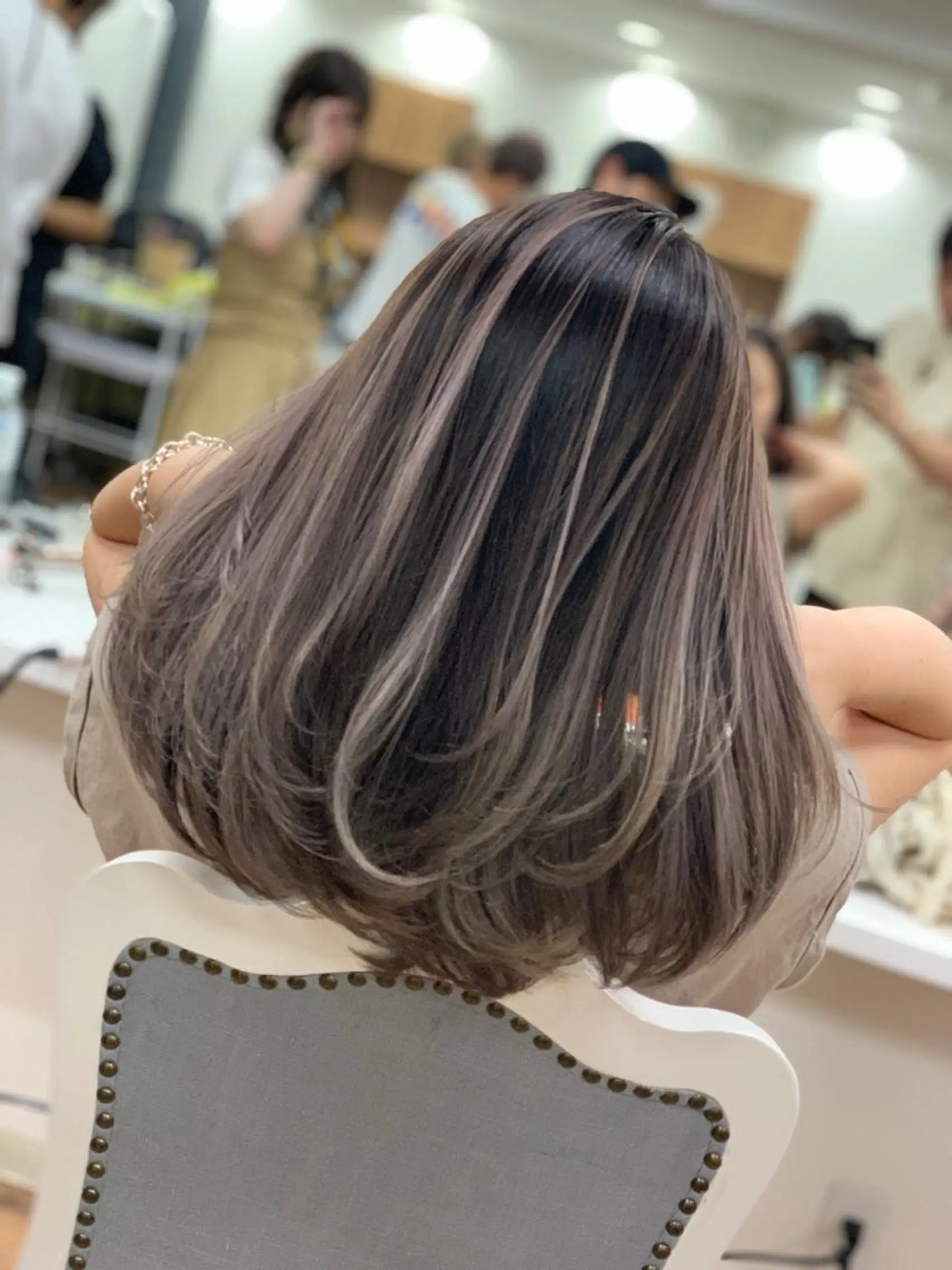 セミロング カラー ヘアアレンジ 指名支持率NO.1 スタイリストのヘアスタイル