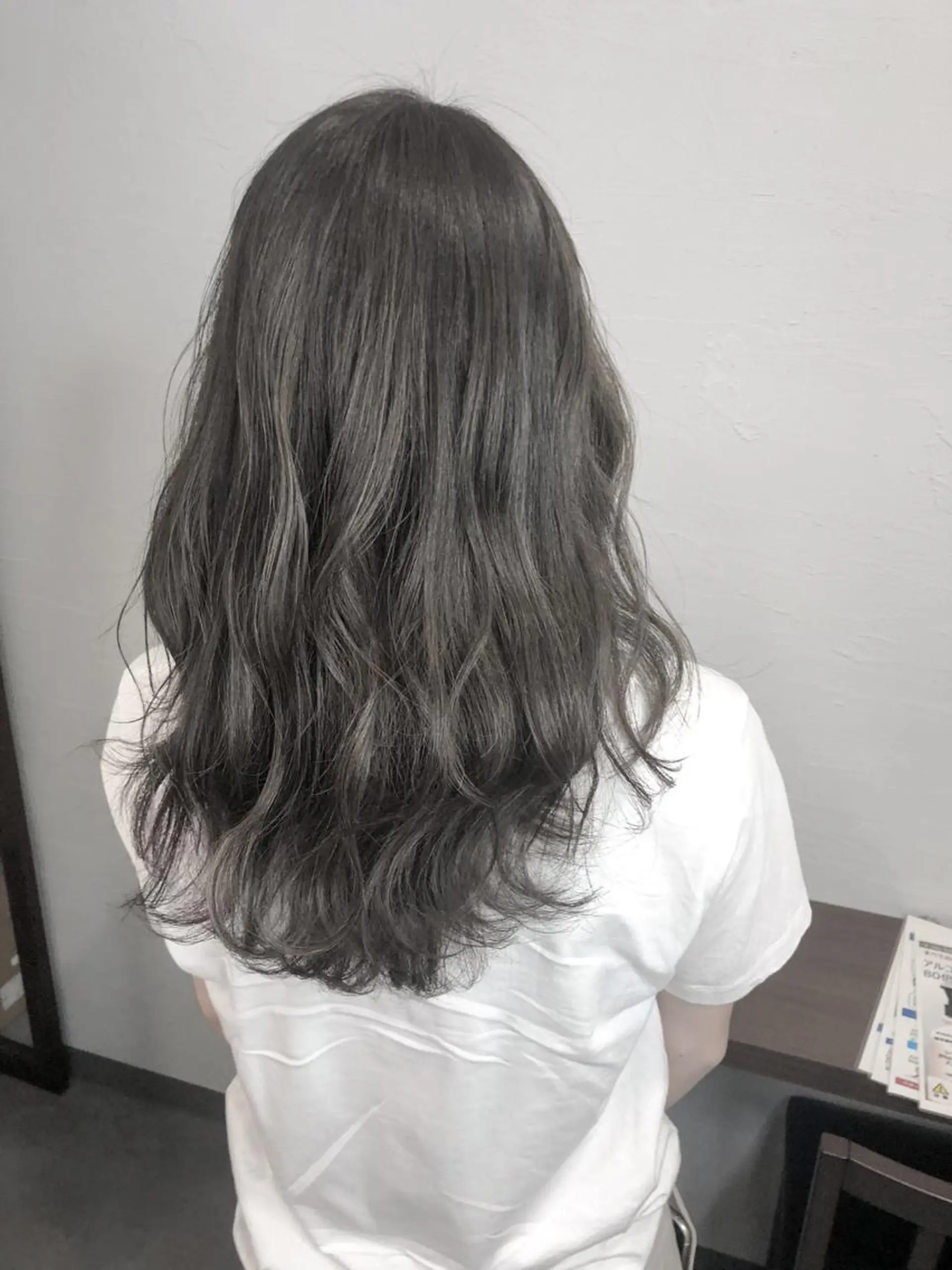 セミロング 髪質改善、縮毛矯正 酸性縮毛矯正のヘアスタイル