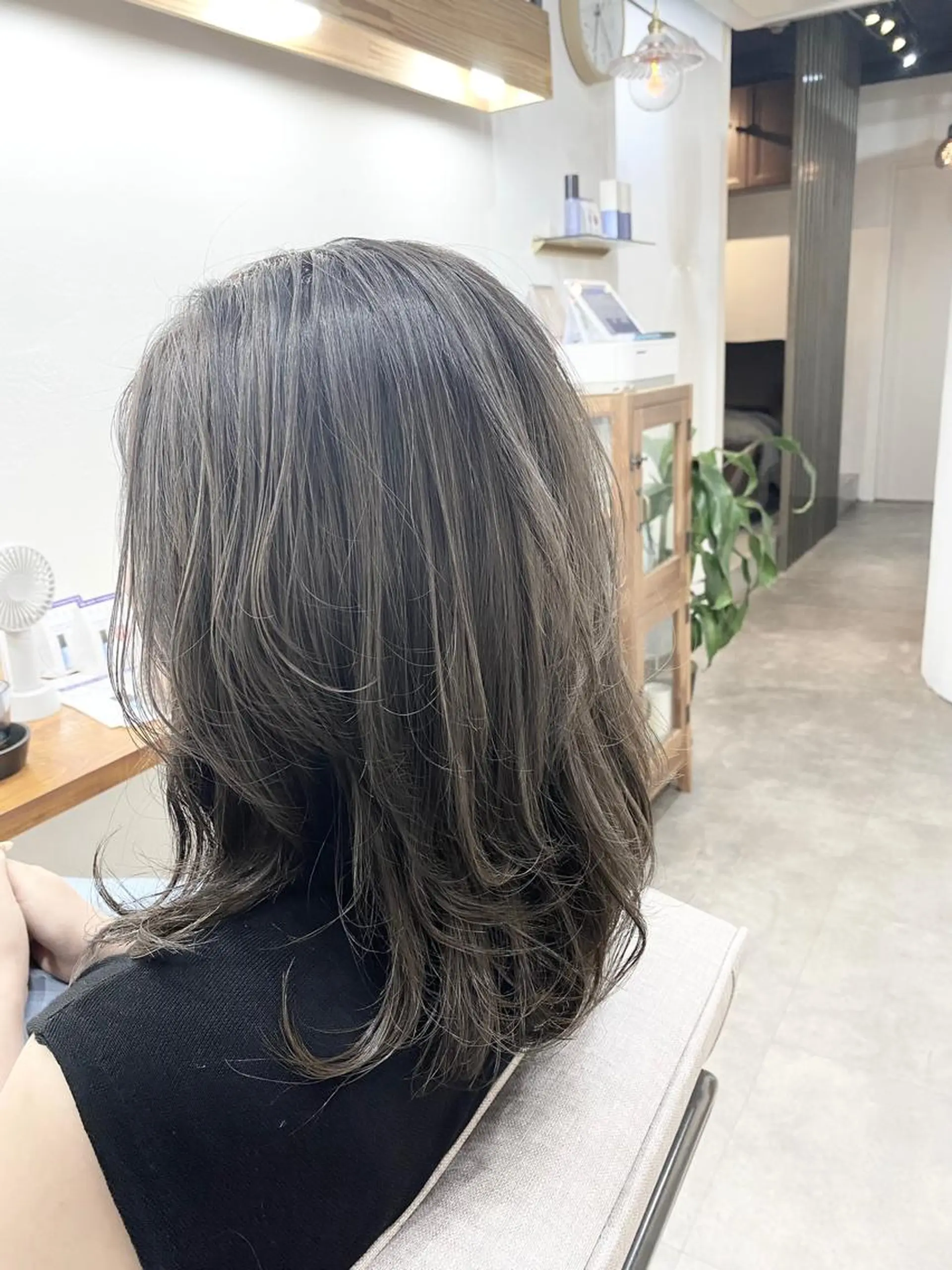 セミロング ハイライト 髪質改善/透感カラー 山下輝人のヘアスタイル