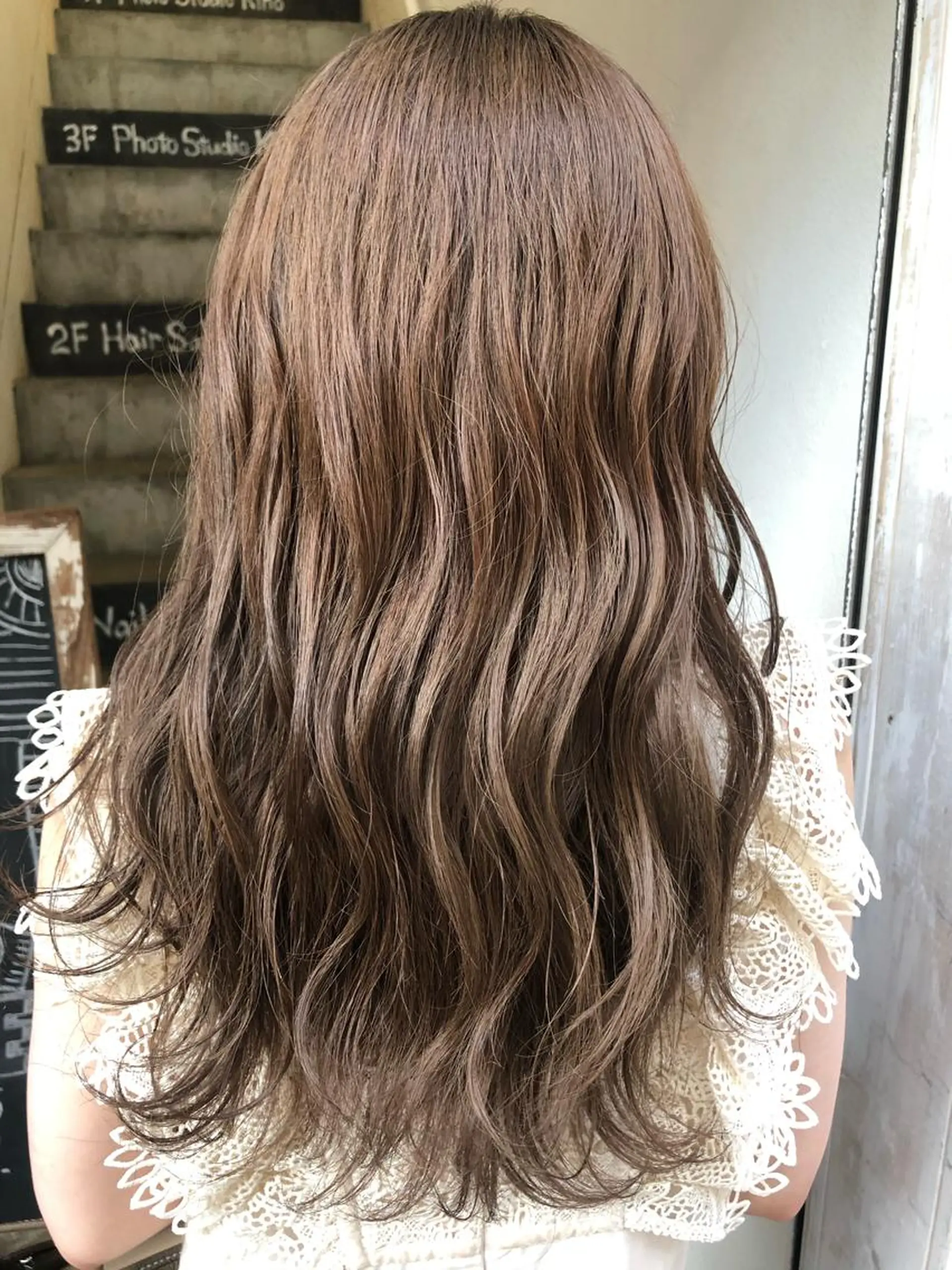 ロング カラー ベージュカラー フォギーベージュ 舘野 太嘉宏のヘアスタイル