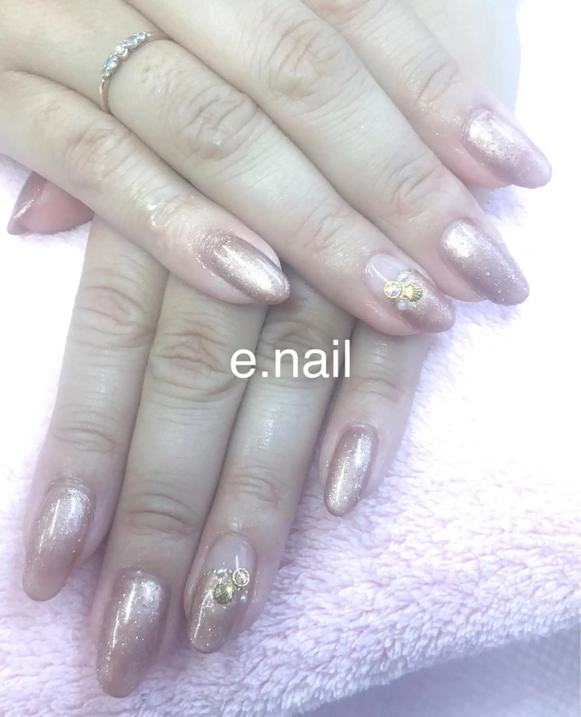 ネイル e.nail所属・和賀井 恵理のネイルデザイン