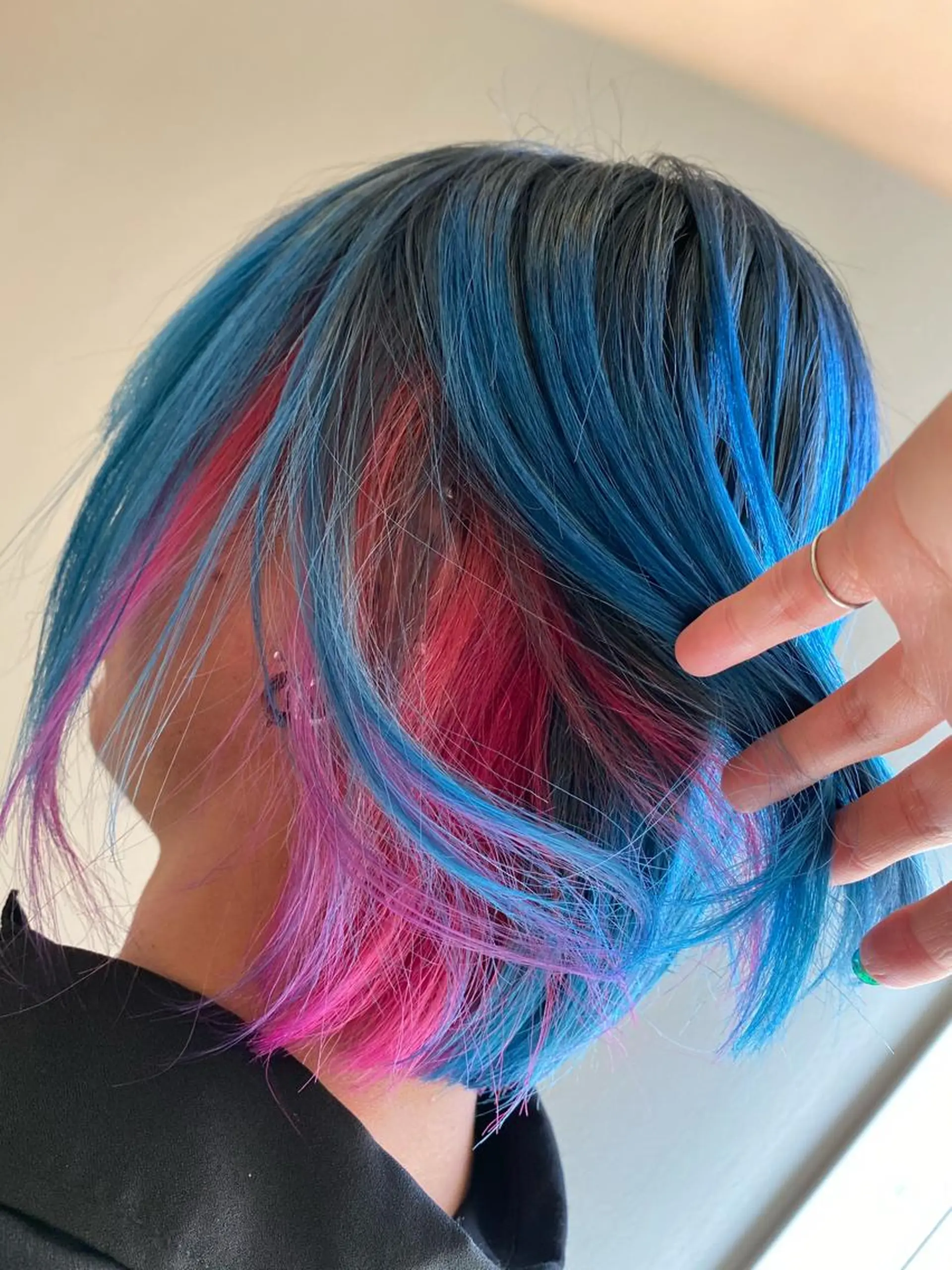 ミディアム カラー インナーカラー ピンクカラー ヘアカラー トリートメント ヘッドスパ 高橋恵🌈生え癖改善 ウルフ/レイヤーのヘアスタイル