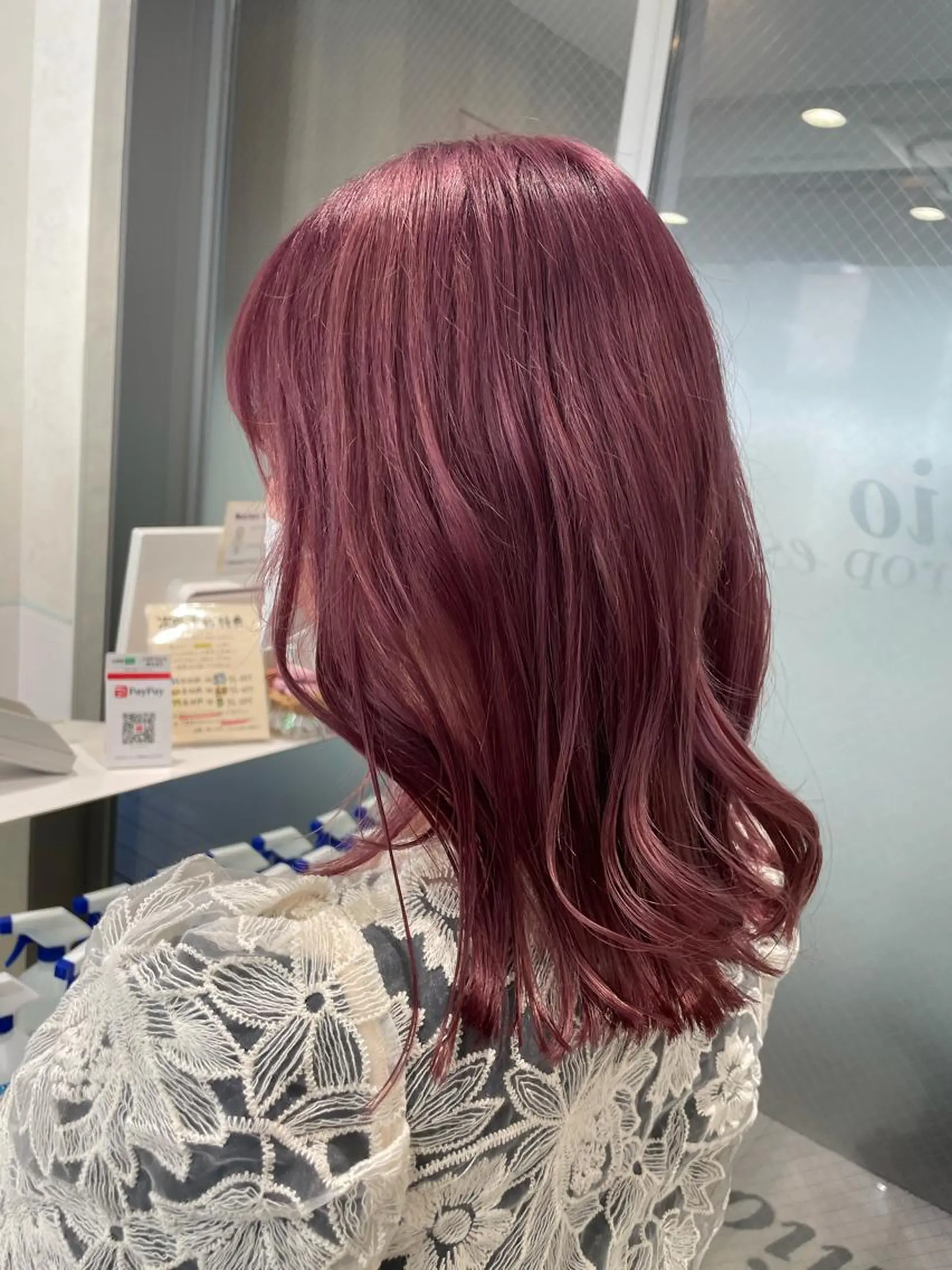 ミディアム カラー パーマ ヘアアレンジ ヘアカラー トリートメント ハイトーンカラー🤍 山下 優華のヘアスタイル