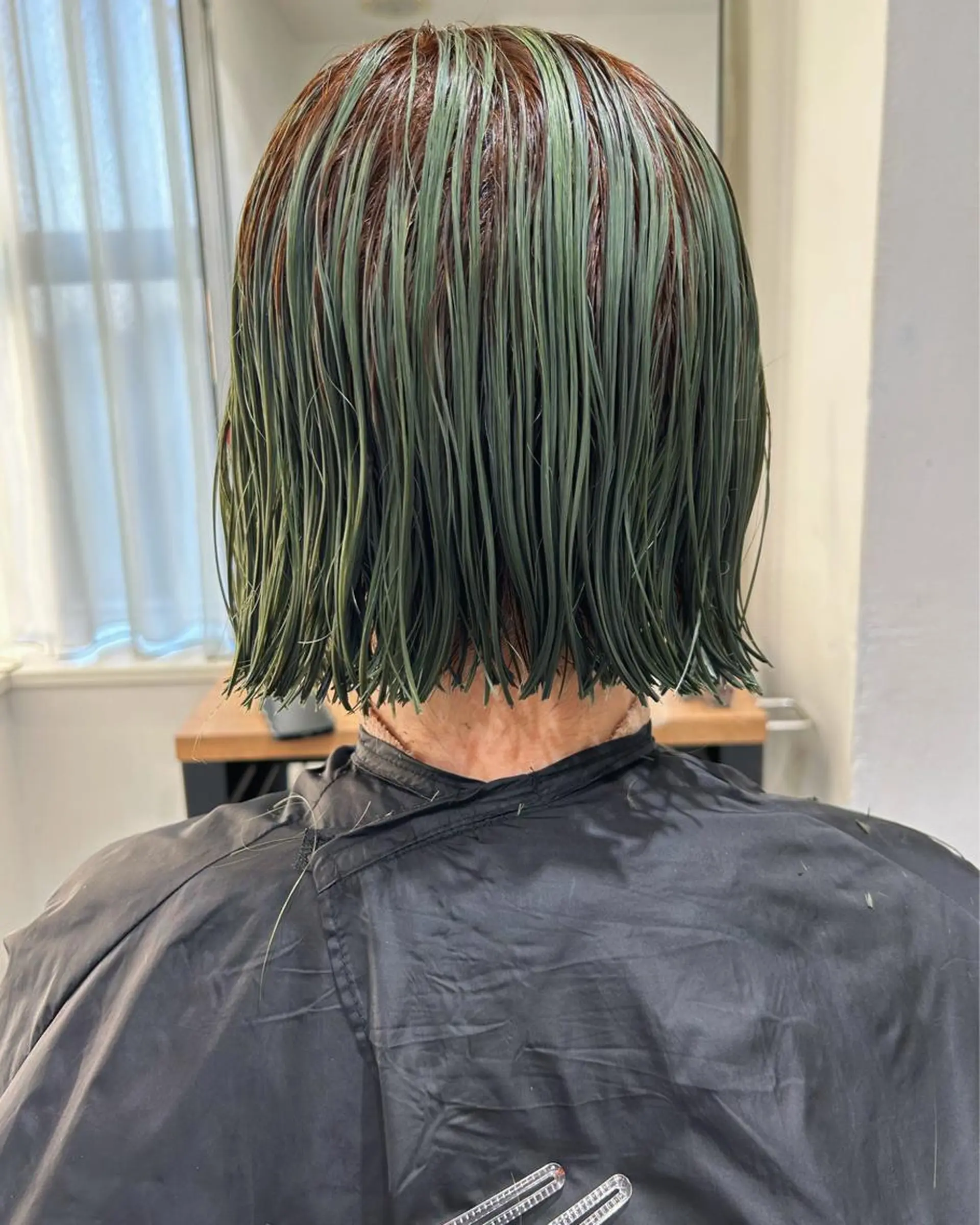 ショート カラー ブラウンカラー カット ヘアカラー トリートメント Loom.所属・村上雅人 ナチュラルモードのヘアスタイル