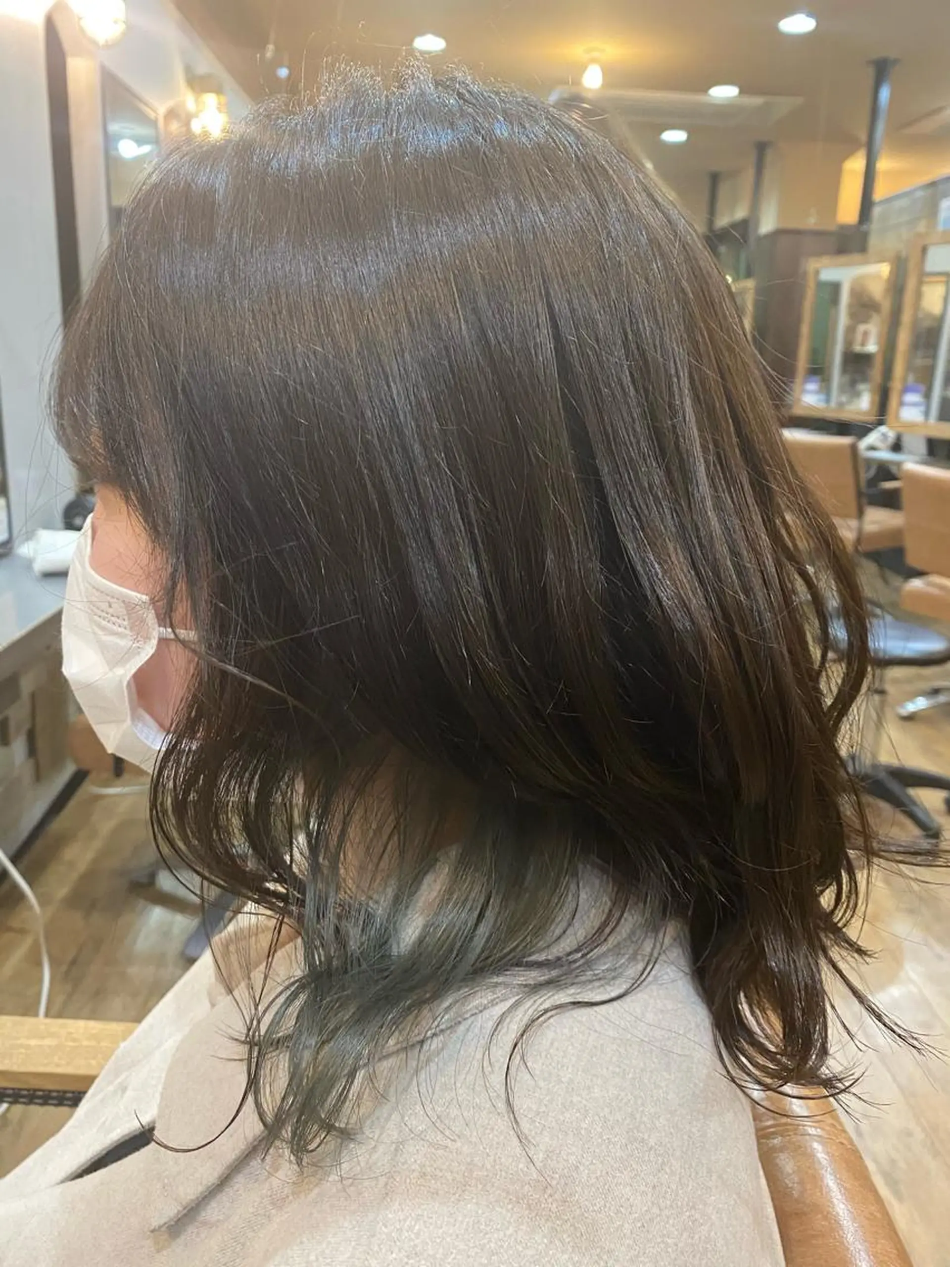 ミディアム カラー インナーカラー オリーブカラー ヘアカラー トリートメント 特殊カラー特化 ✂️SHIAN フジのヘアスタイル