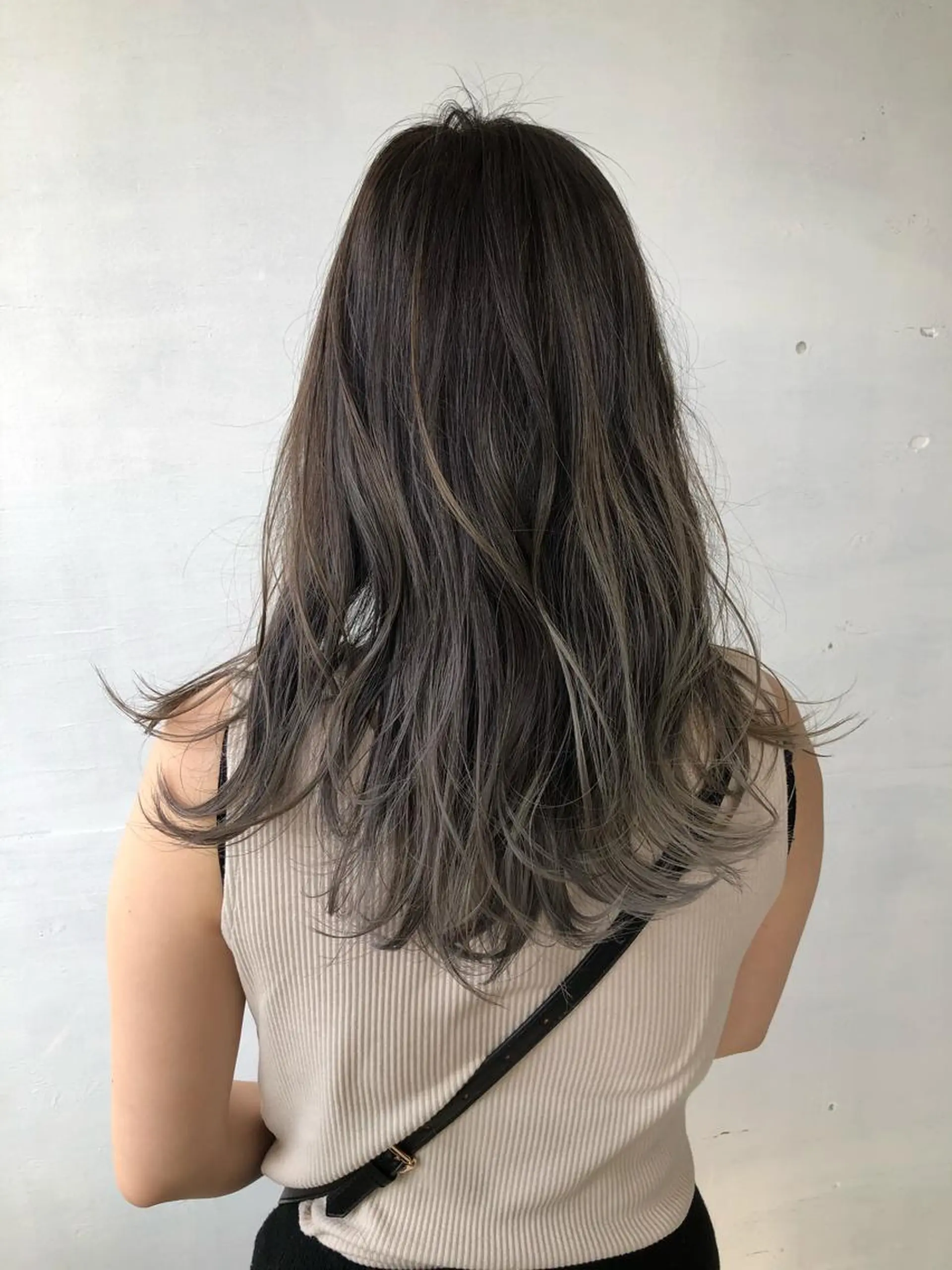 ロング カラー ヘアカラー トリートメント かわさき ともやのヘアスタイル