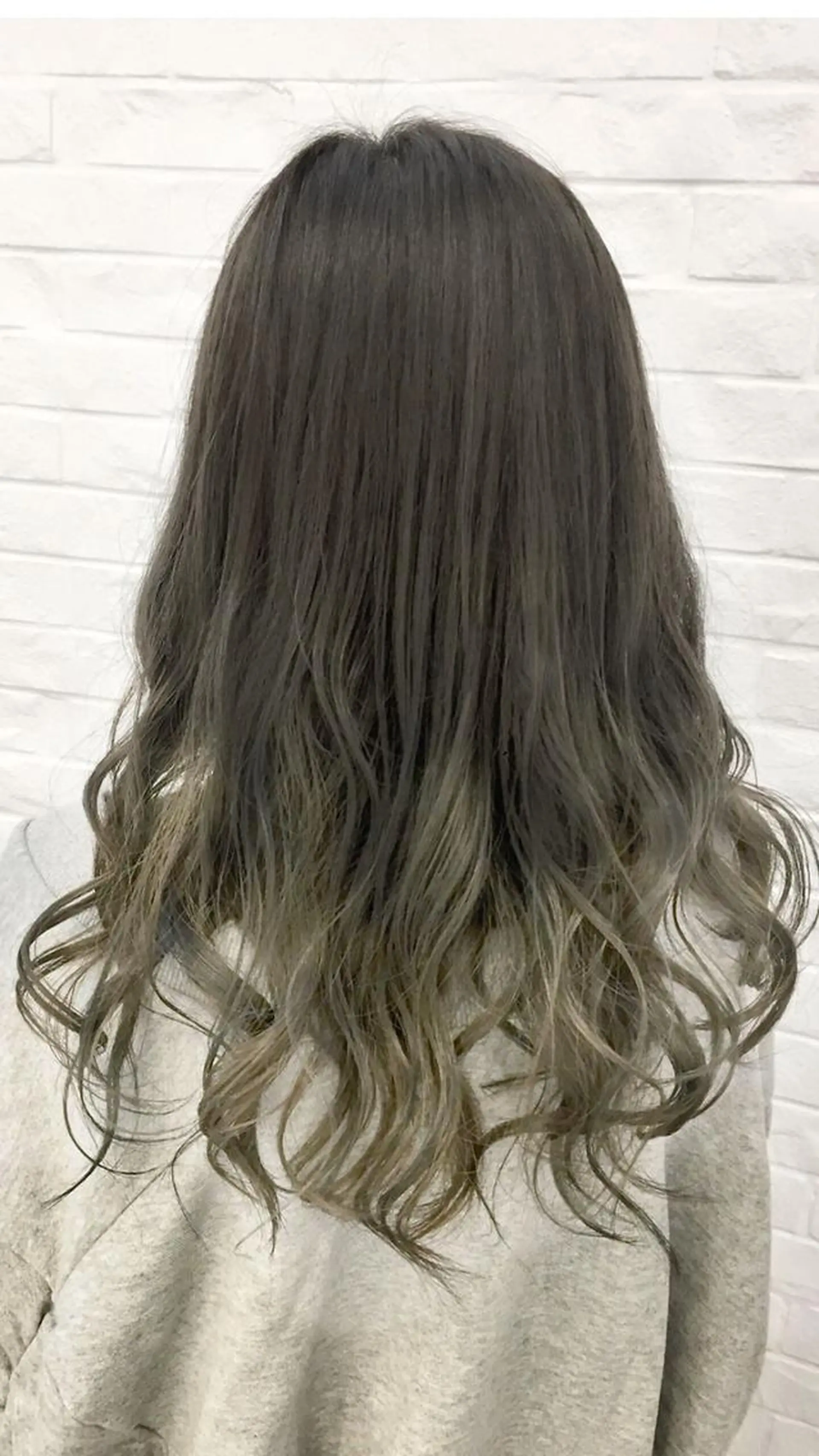 セミロング カラー 美容歴15年 岩田芳郎のヘアスタイル