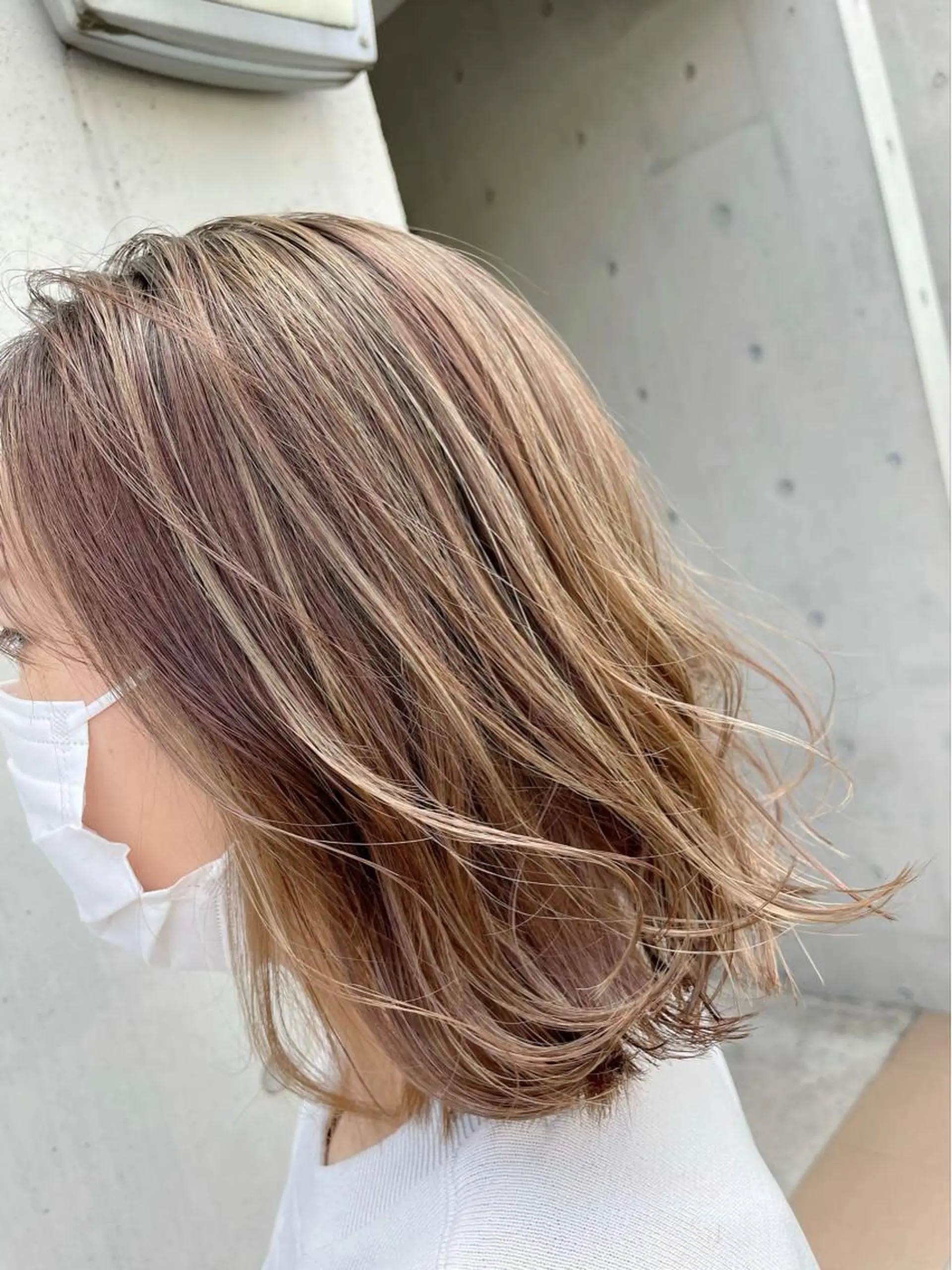 ミディアム カラー 切りっぱなしボブ ハイライトカラー ボブ ハイライト one☆star所属・通い続けられるサロン ママ美容師　明日香のヘアスタイル