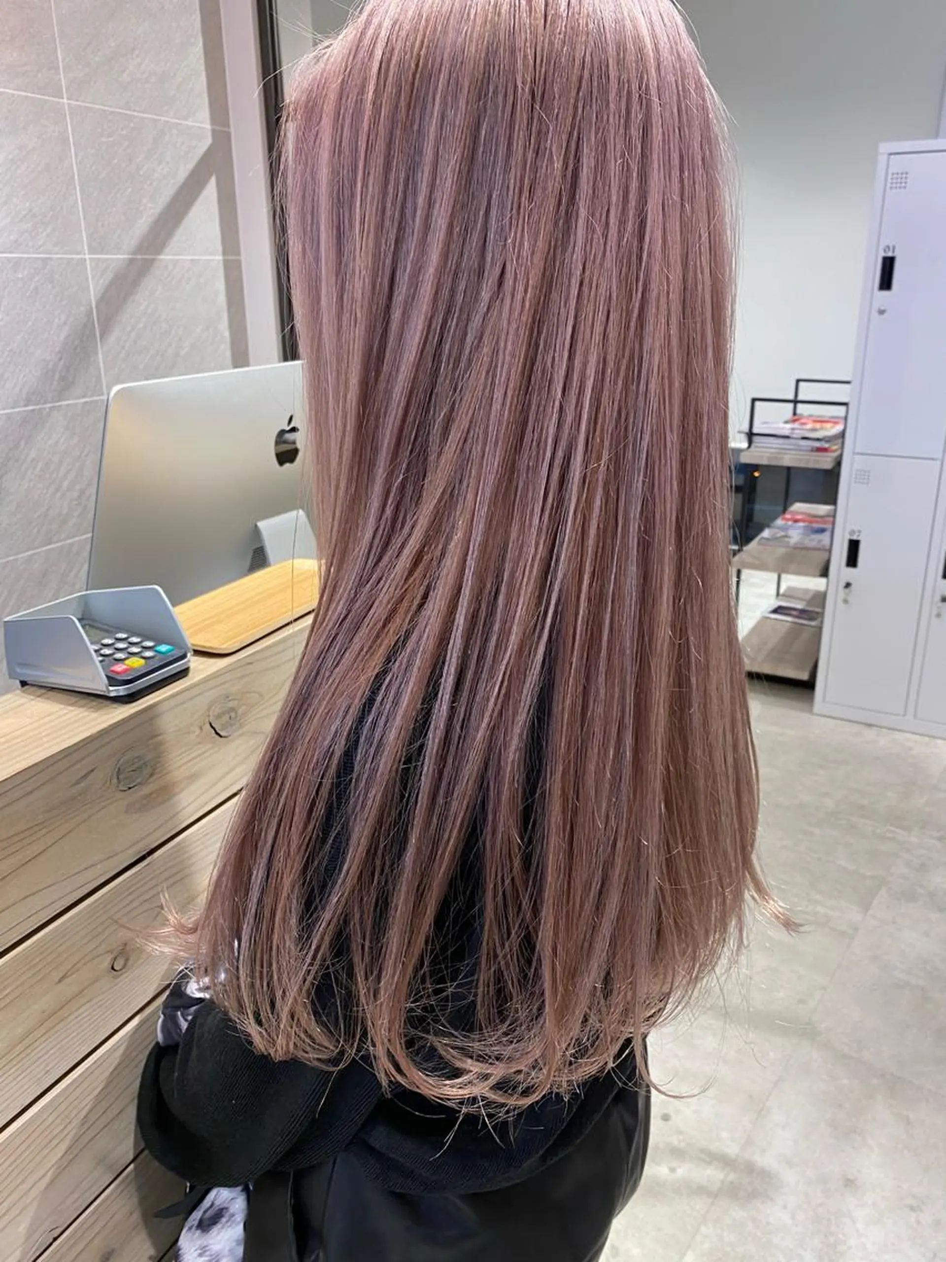 セミロング ハイトーン/ ボブ 中村麟のヘアスタイル