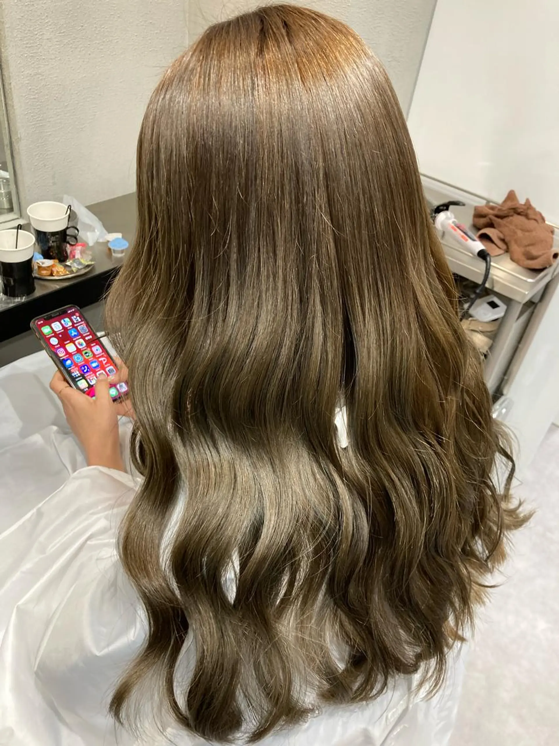 ロング カラー グレージュ ミルクティーグレージュ 豊中/メンズ特化 岡田 龍之介のヘアスタイル