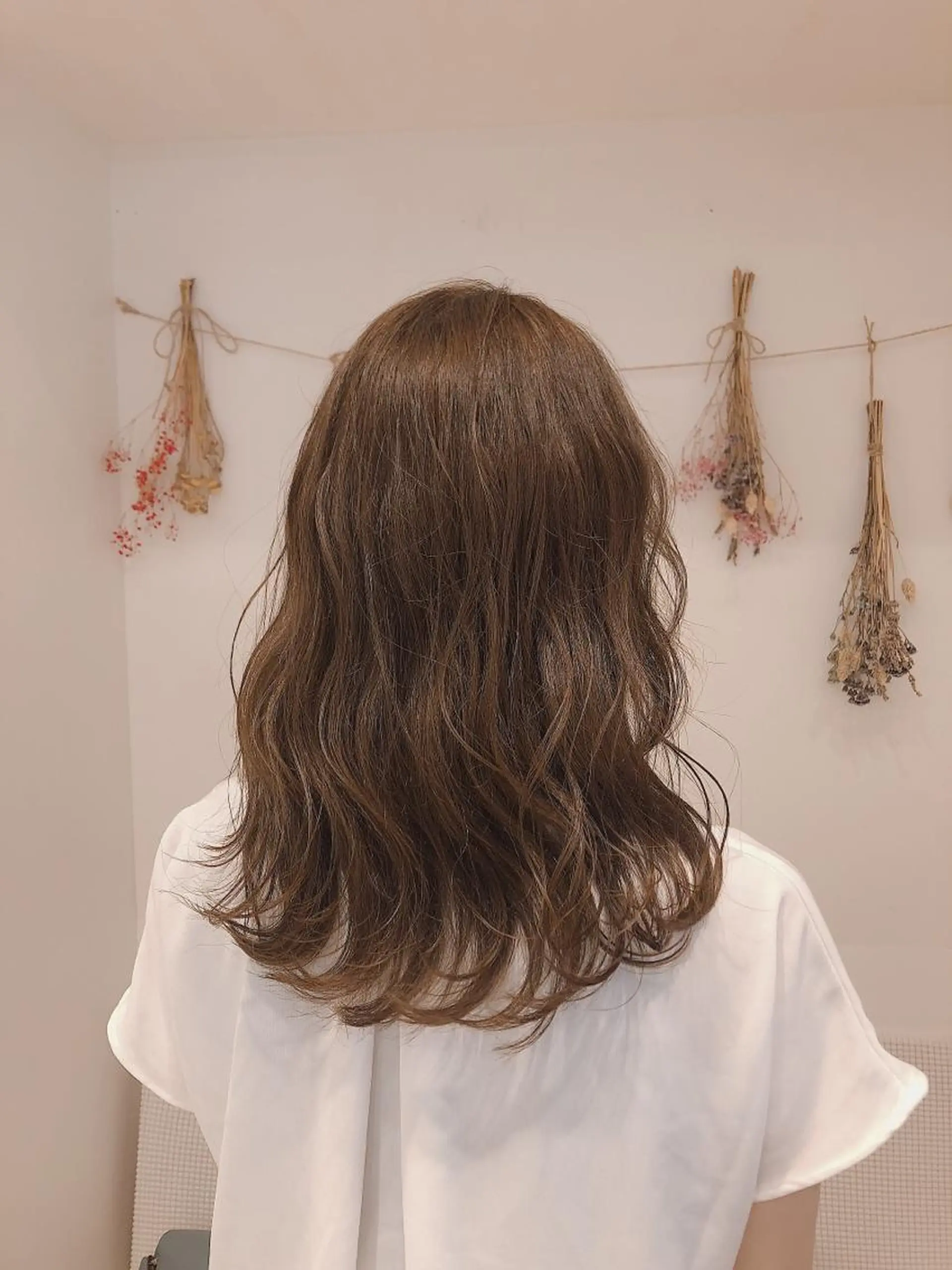 ミディアム カラー ベージュカラー オリーブベージュ はだゆうき @hadadan08のヘアスタイル