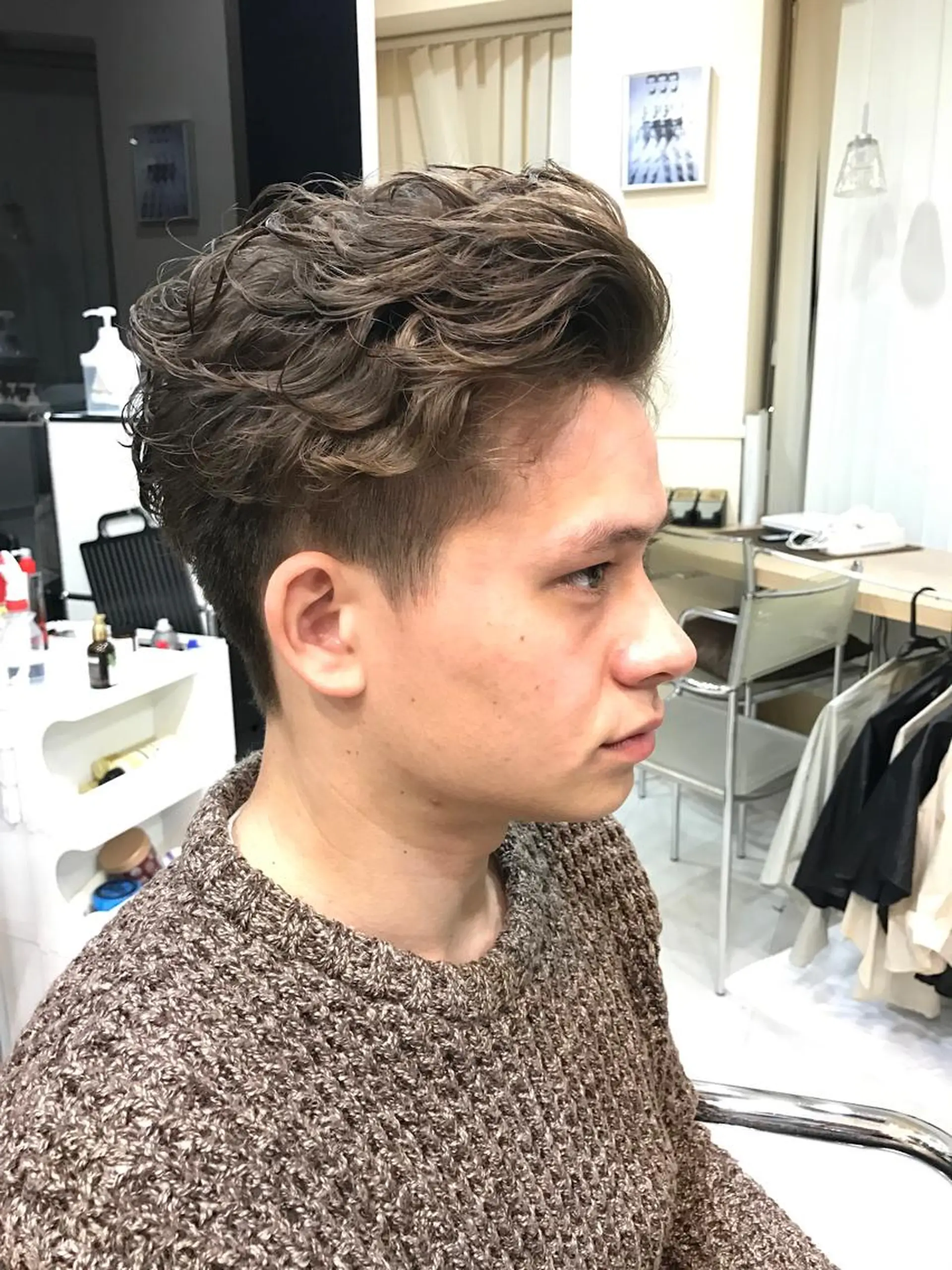 ショート パーマ メンズ メンズパーマ 刈り上げ カット bloomsweet 鈴木駿平のヘアスタイル