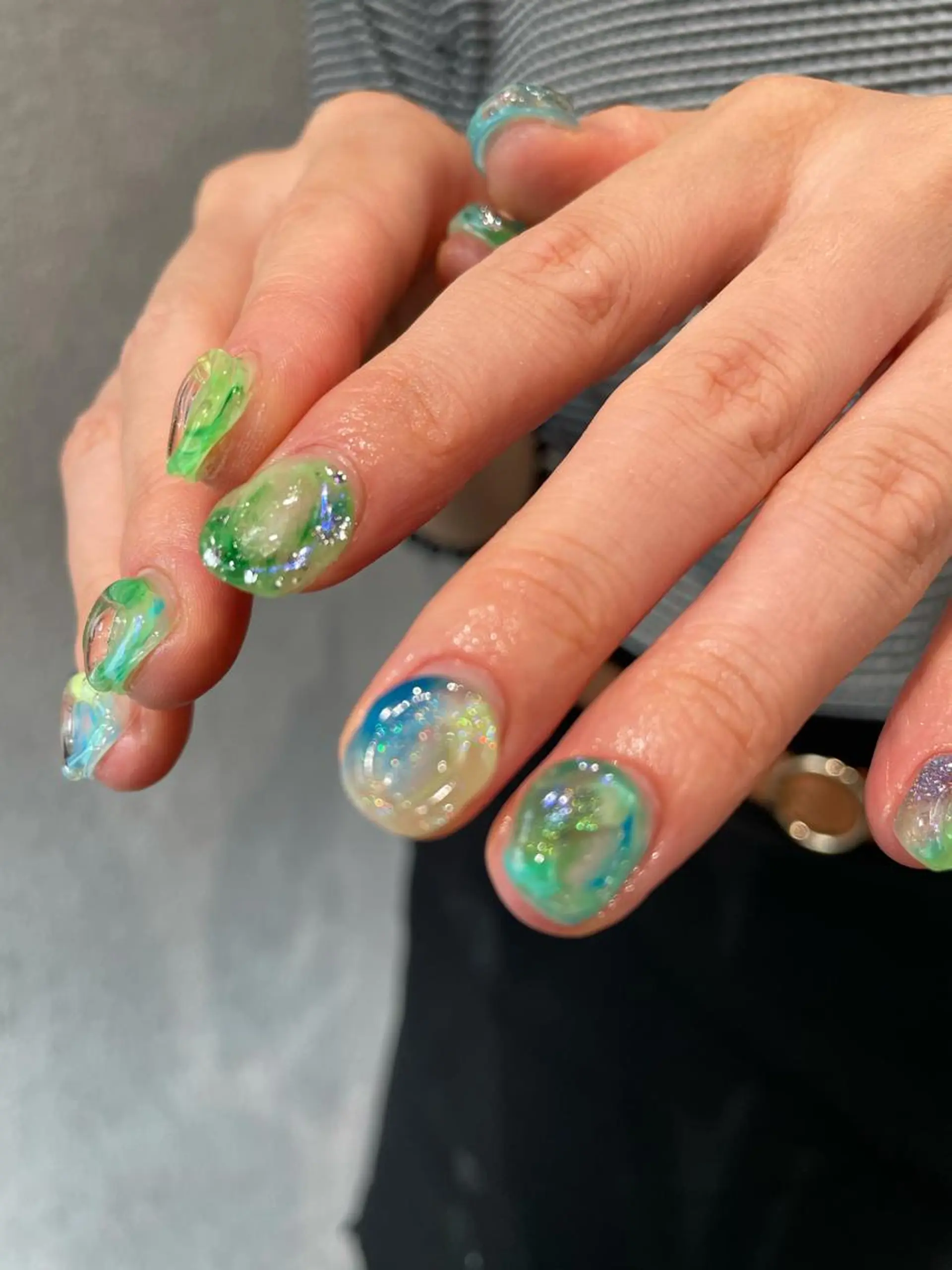 ネイル フットネイル 氷ネイル・うるうるネイル ワンカラーネイル ハンドネイル ナチュラル透明感🌱 小山美樹子のヘアスタイル