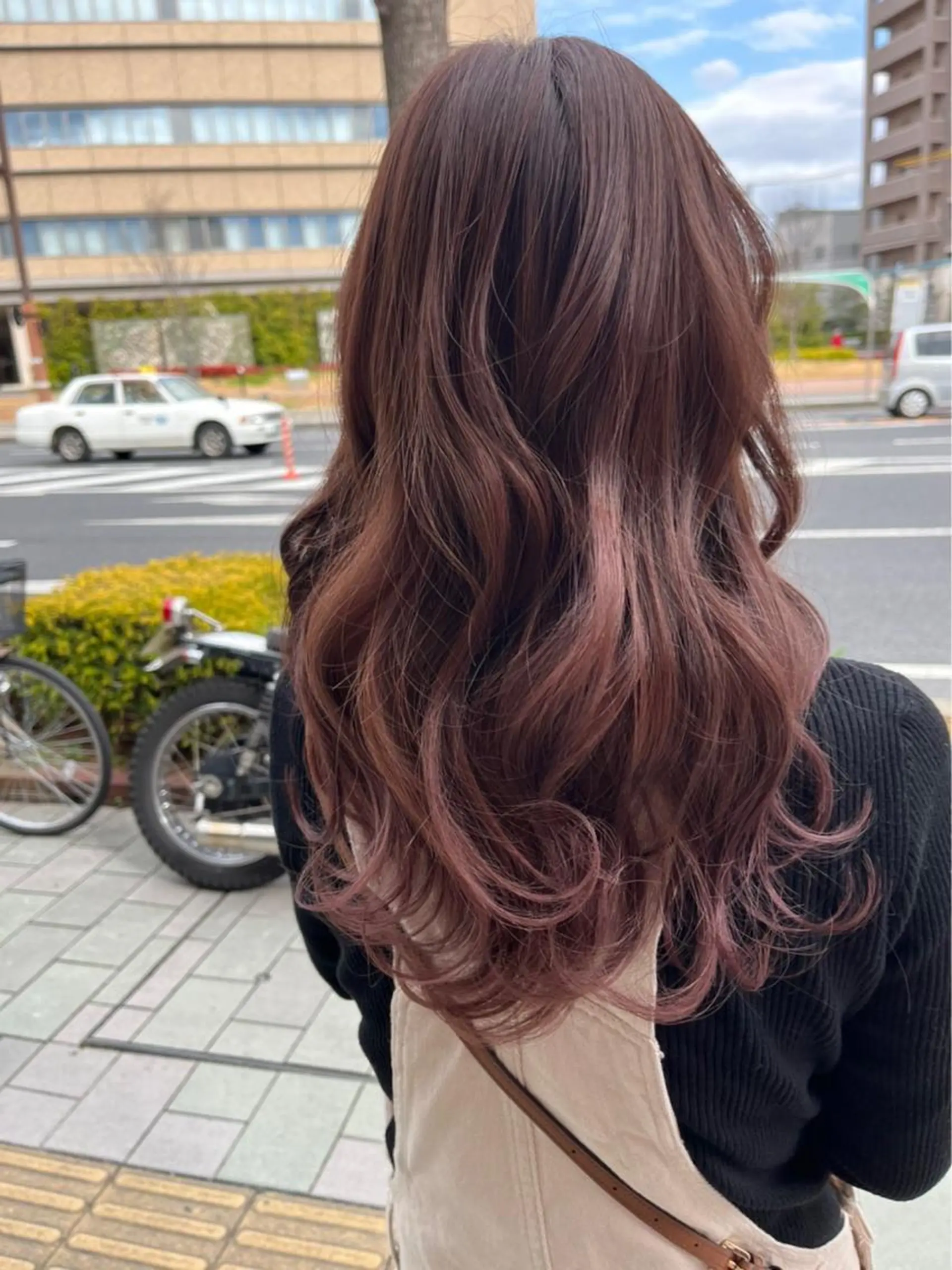 ロング カット ヘアカラー 國次 夕貴のヘアスタイル