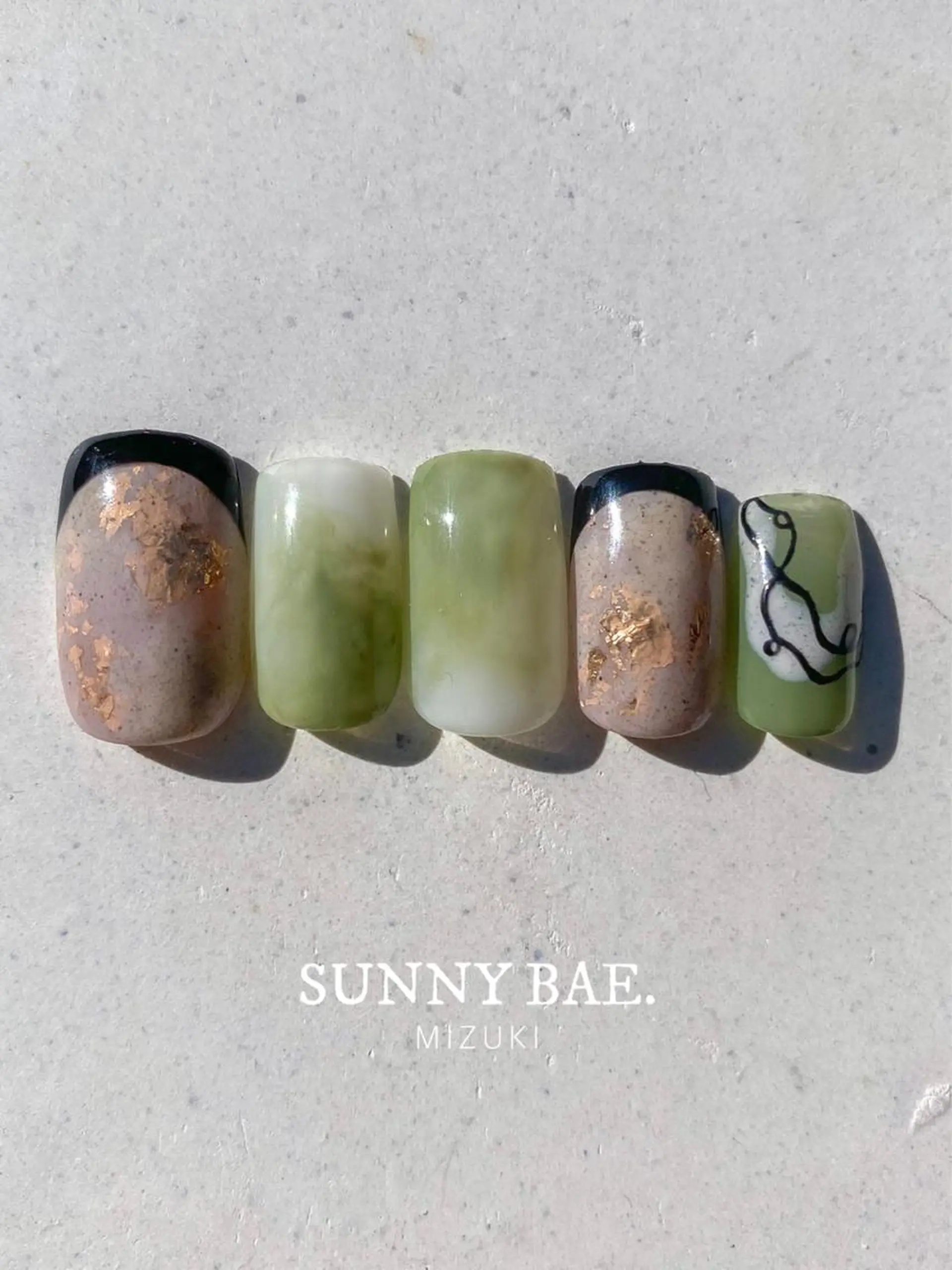 ネイル 成人式 フレンチネイル ジェルネイル ミラーネイル ニュアンスネイル SUNNY BAE. 🌼MIZUKIのネイルデザイン