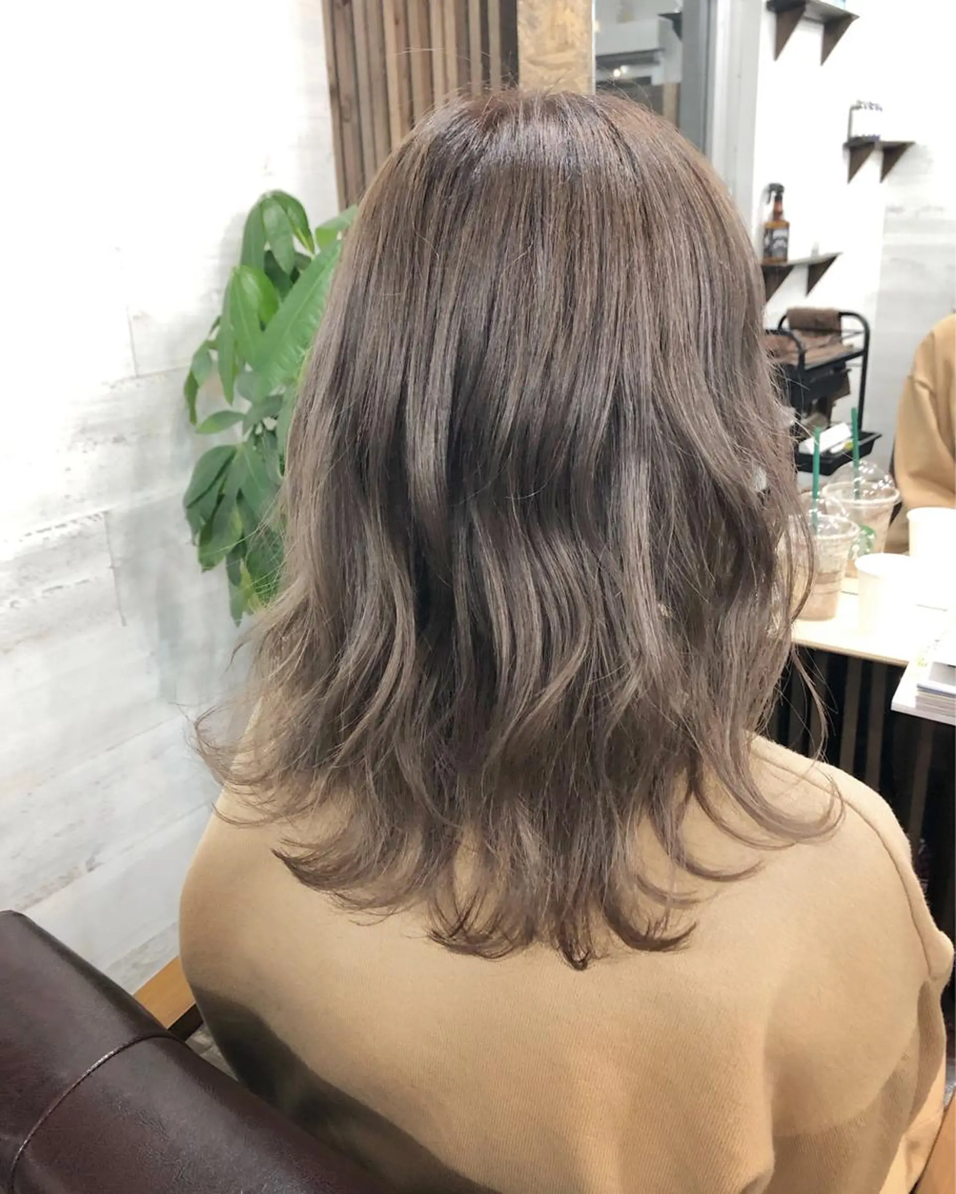 ミディアム カラー ハイライトカラー ハイライト 女性リピ90%🍨 🩷佐藤みずきのヘアスタイル