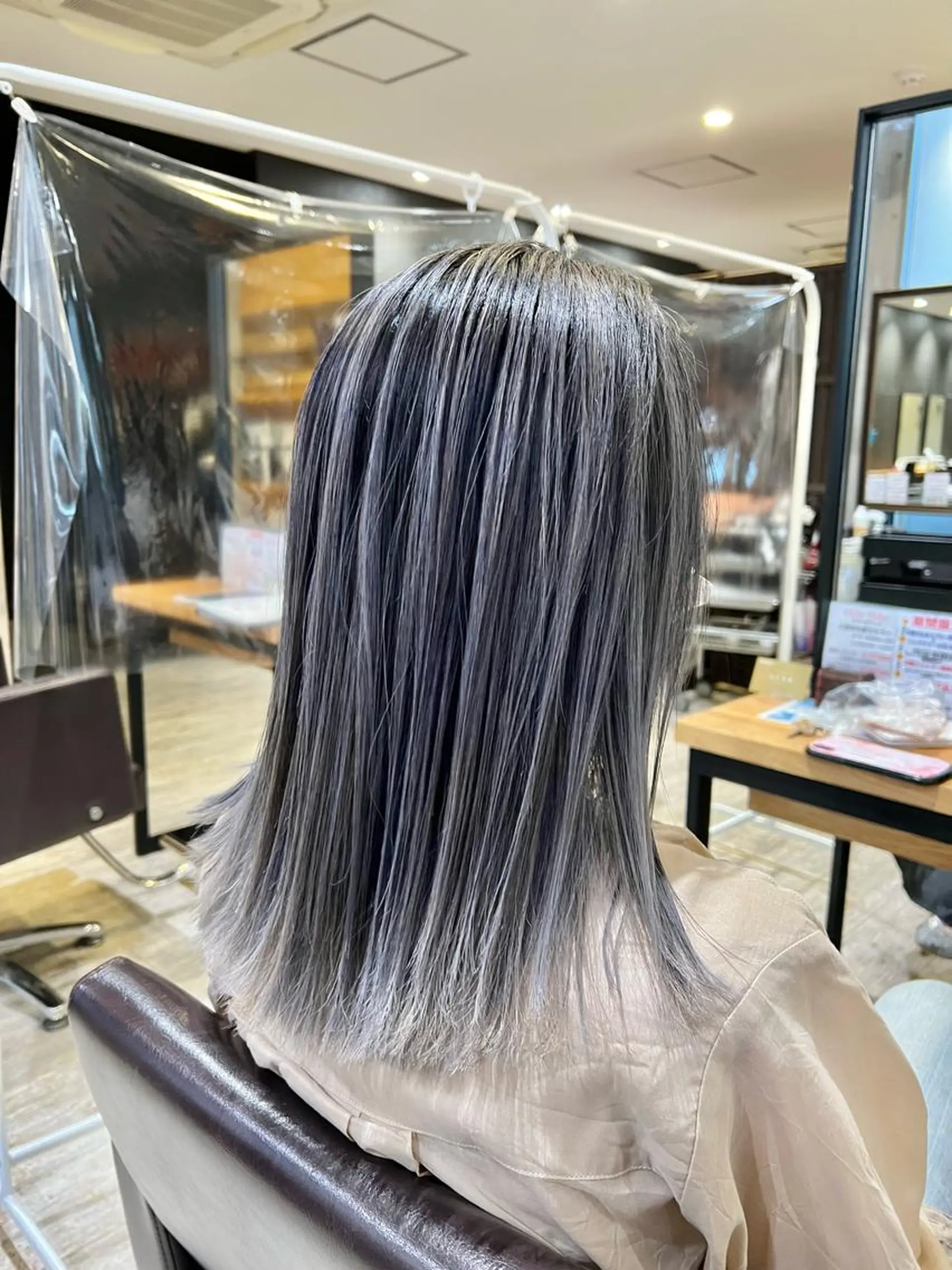 セミロング レイヤーカット TAIKIのヘアスタイル