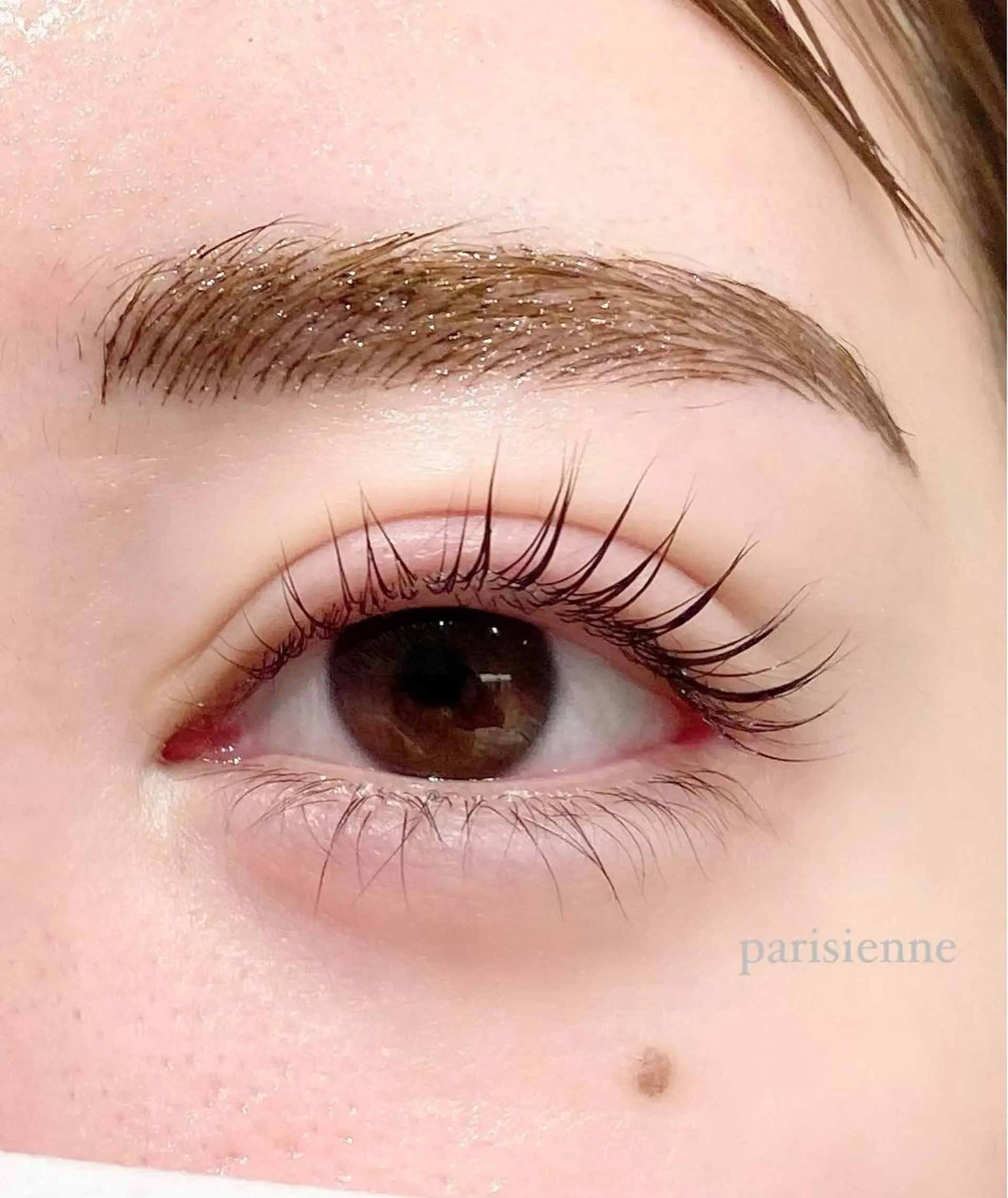 マツエク・マツパ パリジェンヌラッシュリフト Cheri所属・きし かりんの眉毛・アイブロウイメージ