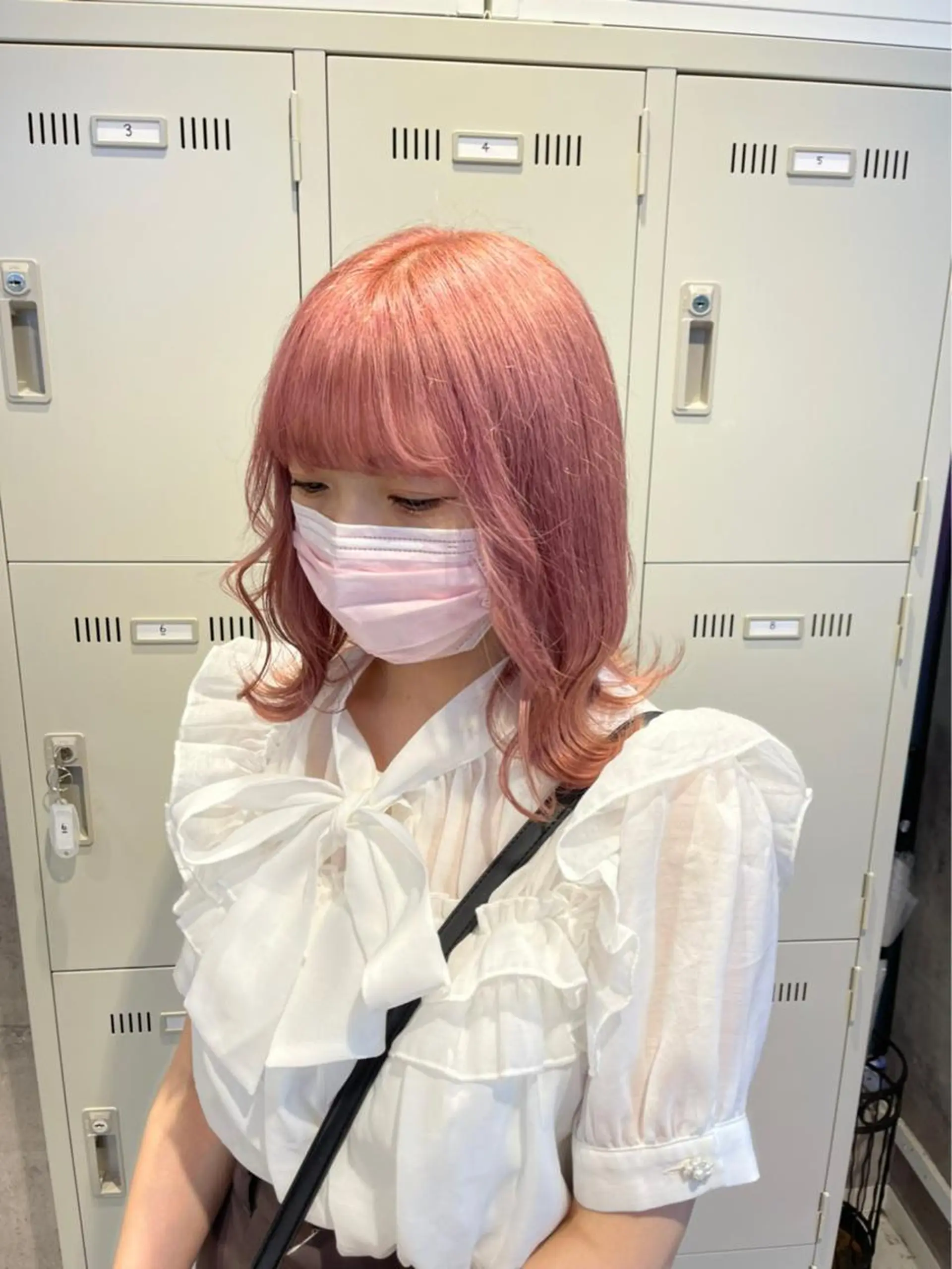 ミディアム カラー アッシュ アッシュグレー アッシュグレージュ バレイヤージュ ミストバング ヘアカラー トリートメント ヘアセット 韓国ヘア特化💍 tiam💍ブリーチのヘアスタイル