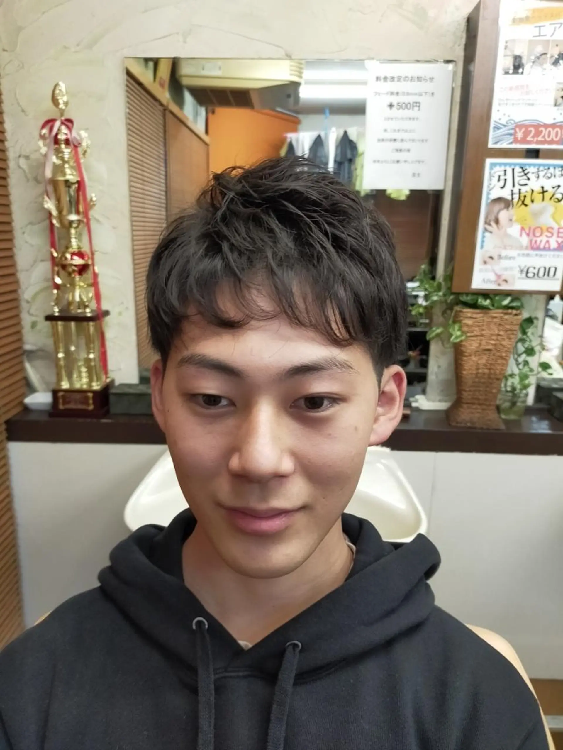 ショート パーマ メンズ メンズパーマ ショートヘア おしゃれさろんオオキ所属・男を磨く Barber オオキのヘアスタイル