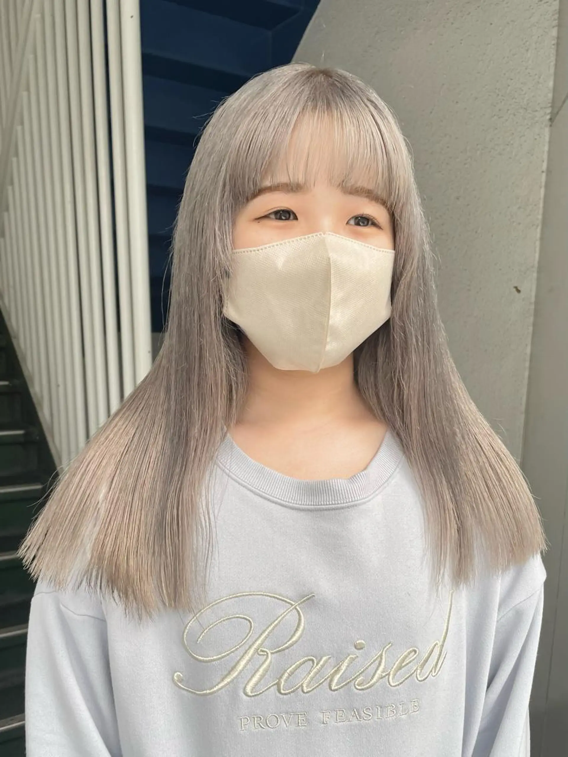 セミロング カラー パーマ ヘアアレンジ メンズ メンズバレイヤージュ メンズブリーチ センターパート フェードカット メンズハイライト ヘアカラー トリートメント ハイトーン/レイヤー 🌸さくらのヘアスタイル