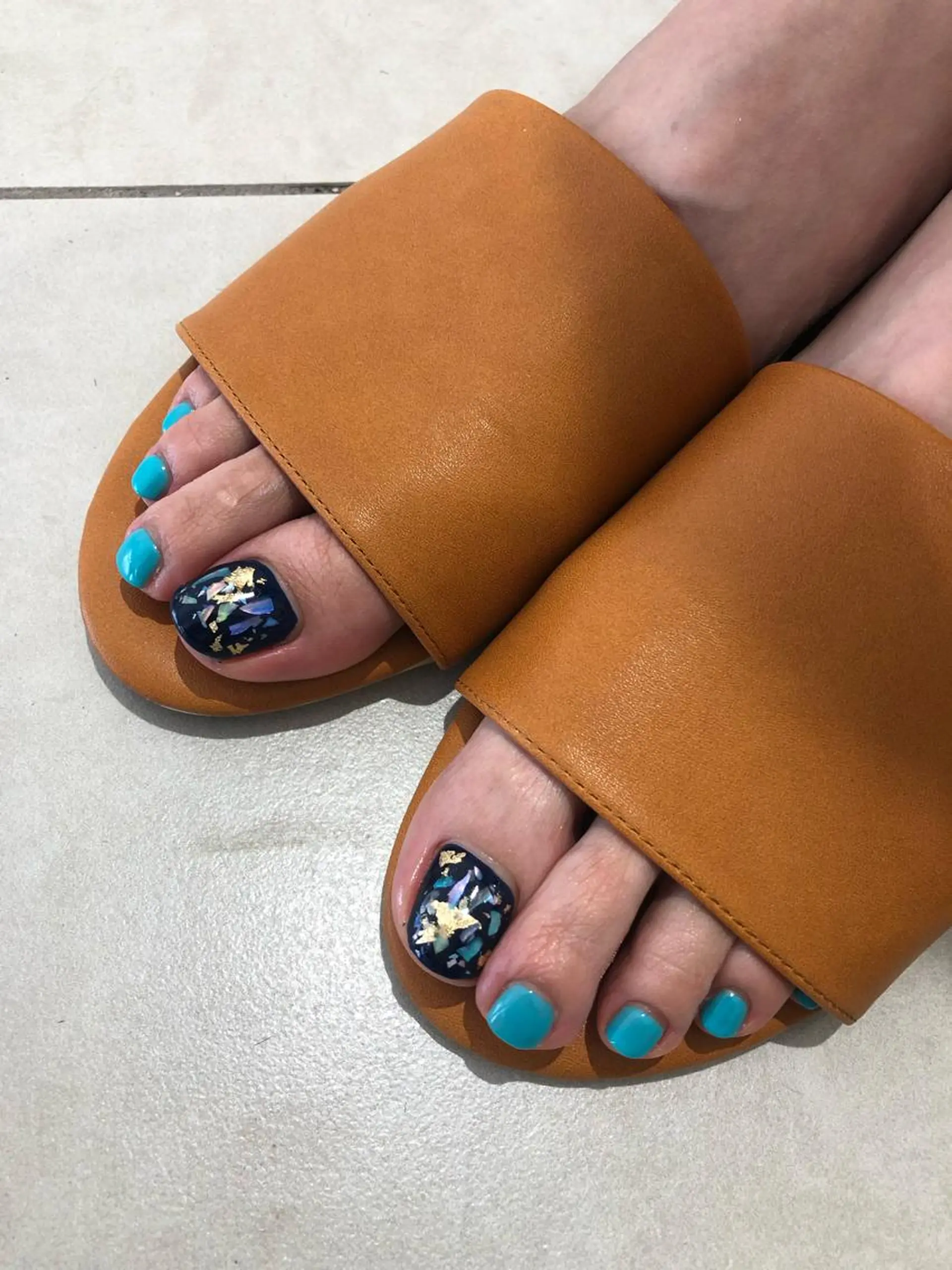 ネイル フットネイル EARTH上尾店所属・藤倉 千恵美のネイルデザイン