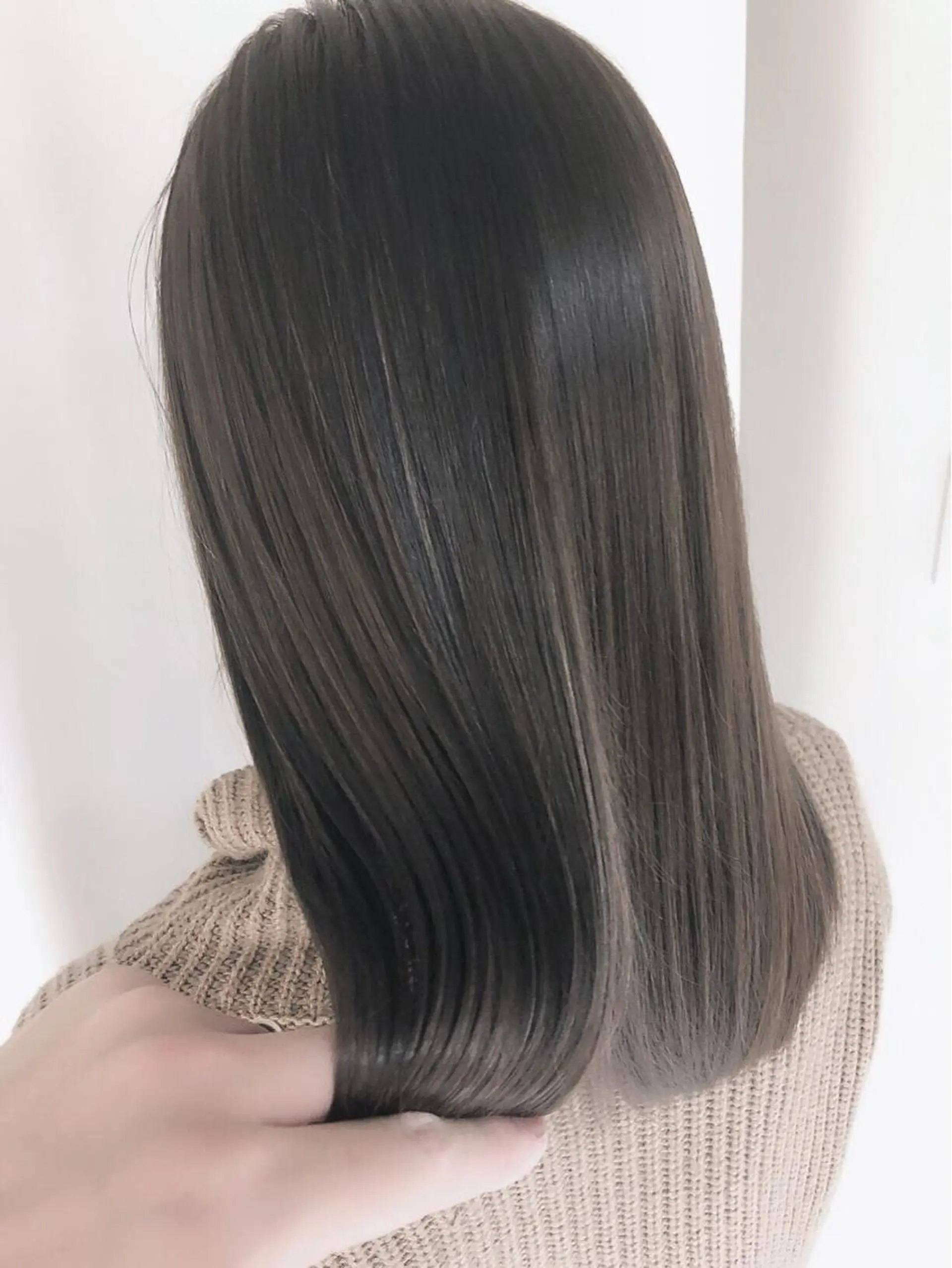 セミロング カラー ヘアアレンジ アッシュ アッシュグレー アッシュグレージュ バレイヤージュ グラデーションカラー カット ヘアカラー 縮毛矯正 竹内ケンゴ🇰🇷 EIGHT藤沢のヘアスタイル