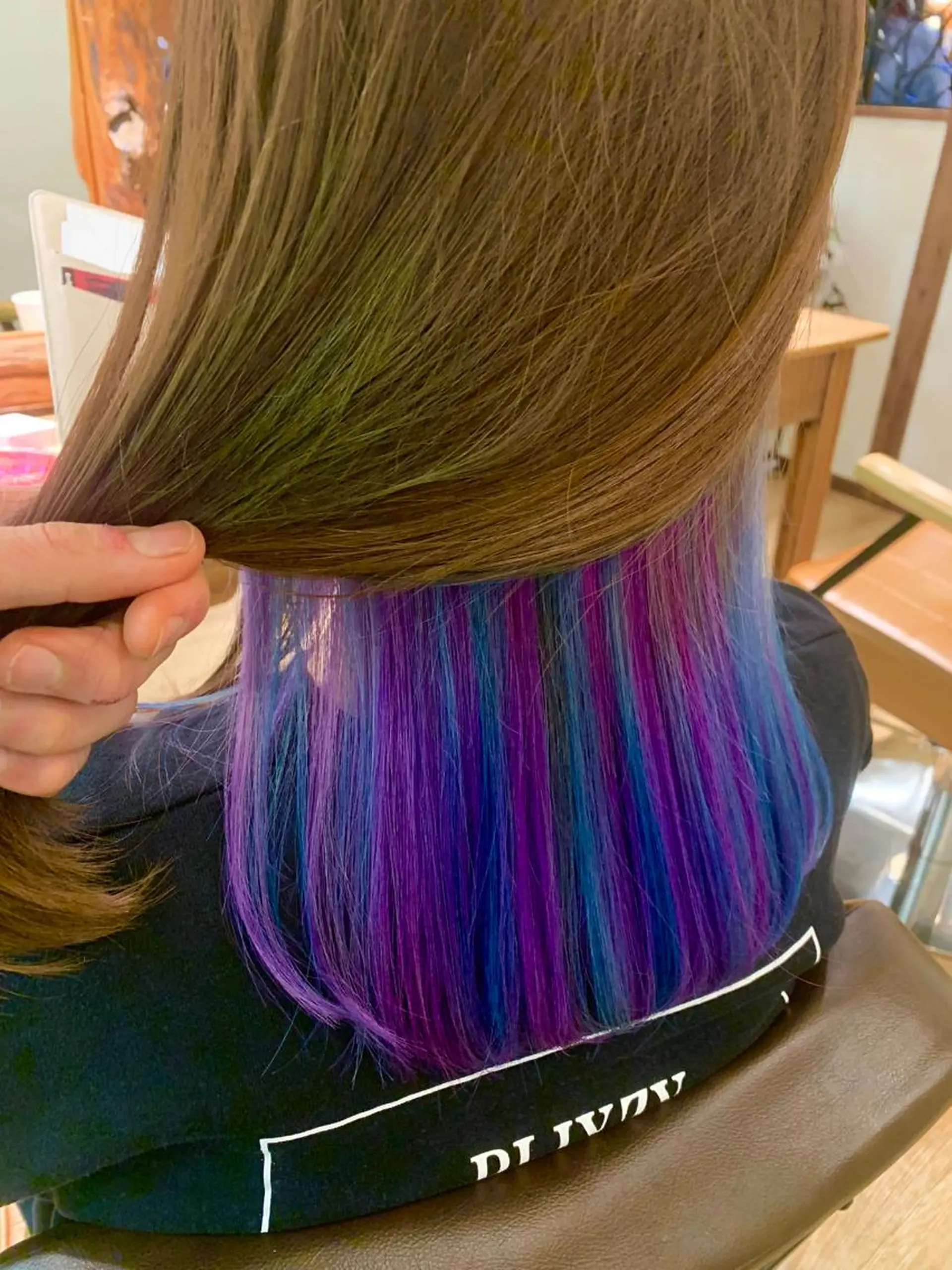 ミディアム カラー ブリーチ ブルーカラー インナーカラー バイオレットカラー ヘアカラー トリートメント SALOWIN(サロウィン)広島並木通り所属・田村和範/似合わせ カラー/縮毛矯正のヘアスタイル