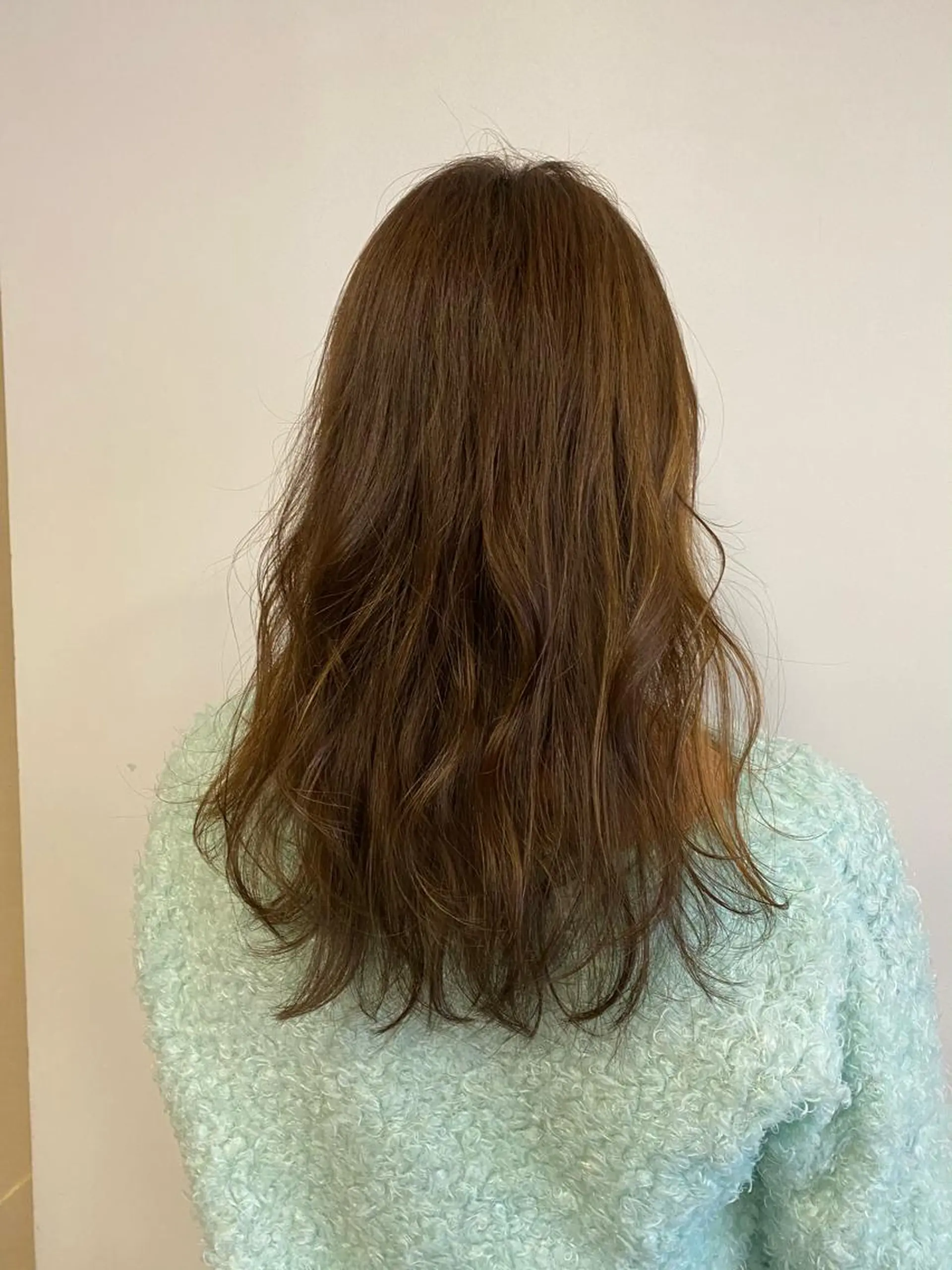 セミロング カラー グレージュ ハイライトカラー ハイライト デザインカラー🌈 高木リョウのヘアスタイル