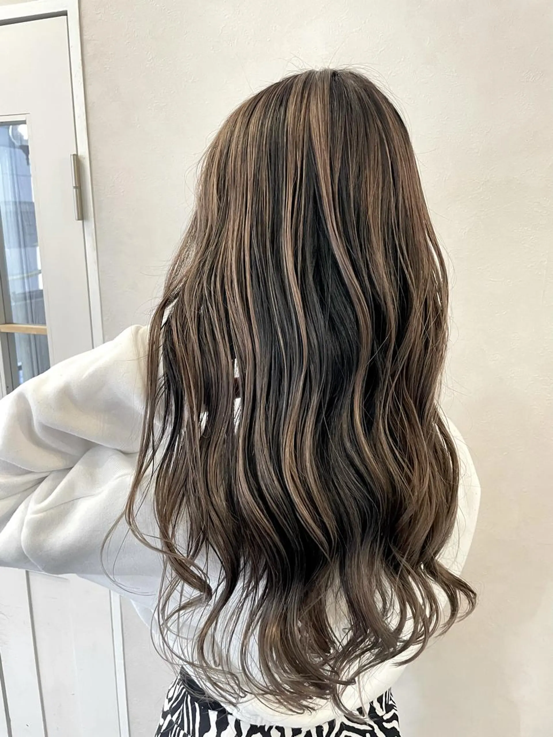 セミロング カラー バレイヤージュ ベージュカラー レイヤーカット レイヤー/艶カラー 🫧守利のヘアスタイル