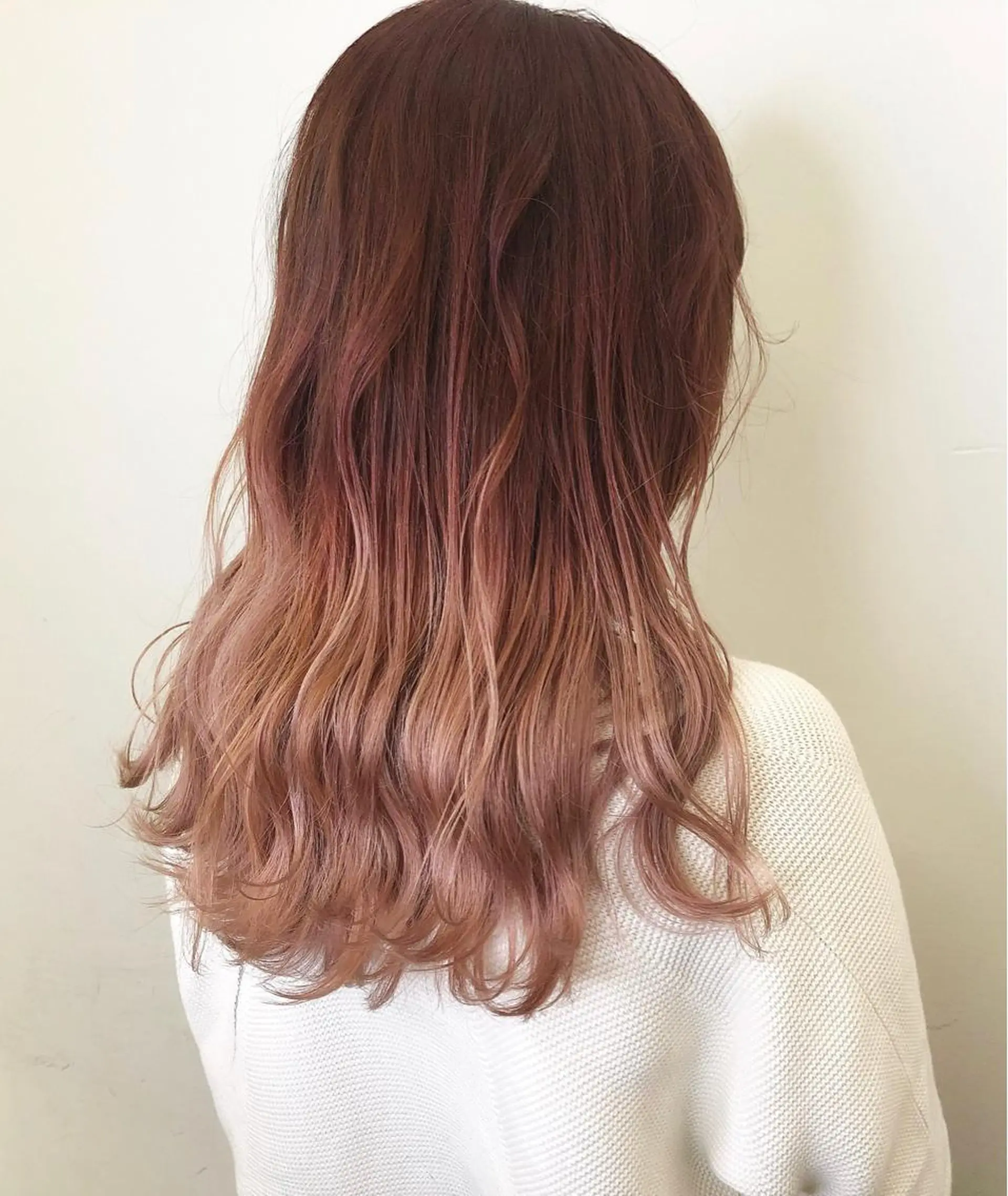 セミロング カラー ブリーチ グラデーションカラー ピンクカラー メンズ レイヤー ウルフ 弓木啓輔のヘアスタイル