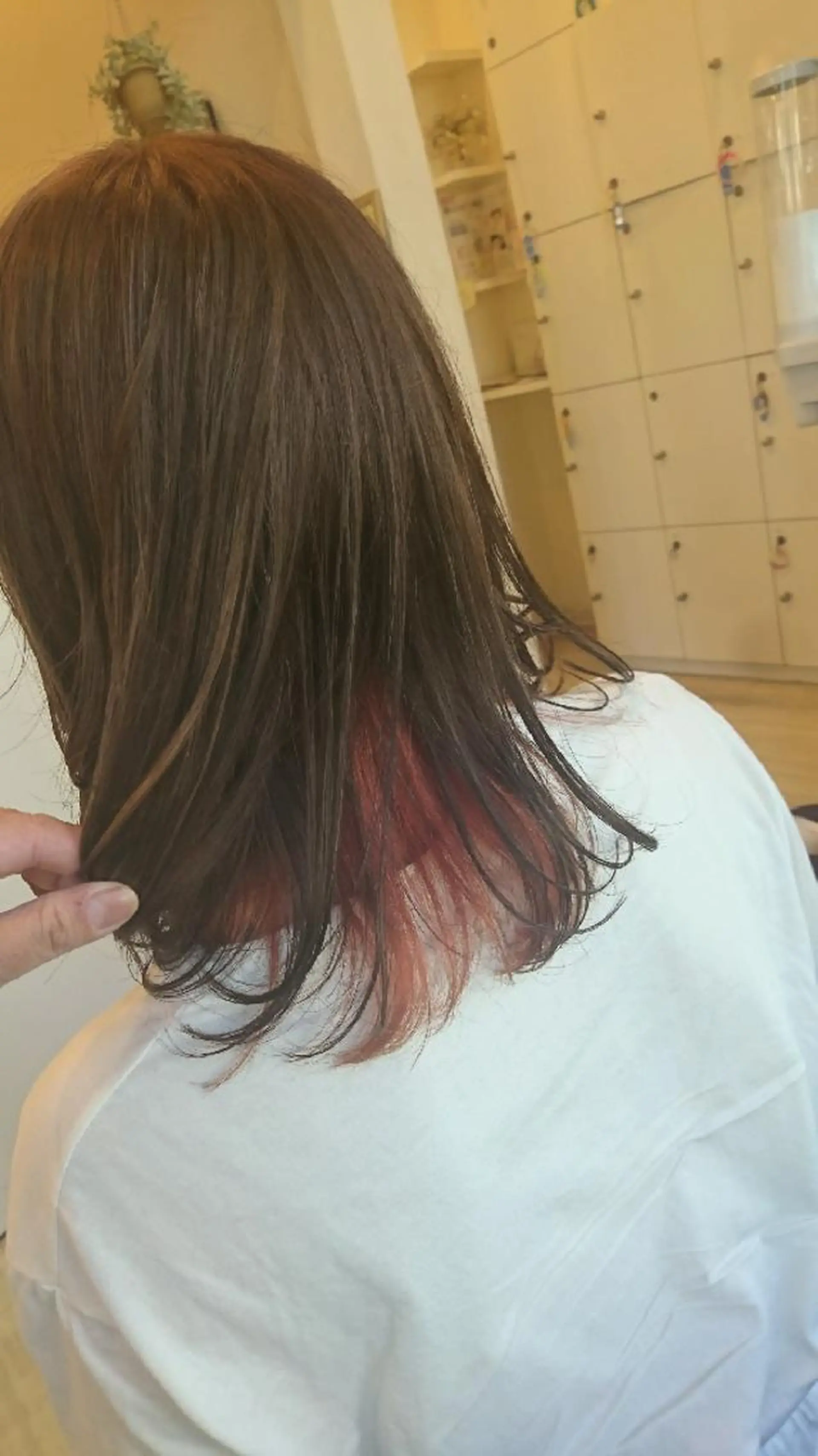 カラー インナーカラー ピンクカラー 池田 恵久美のヘアスタイル