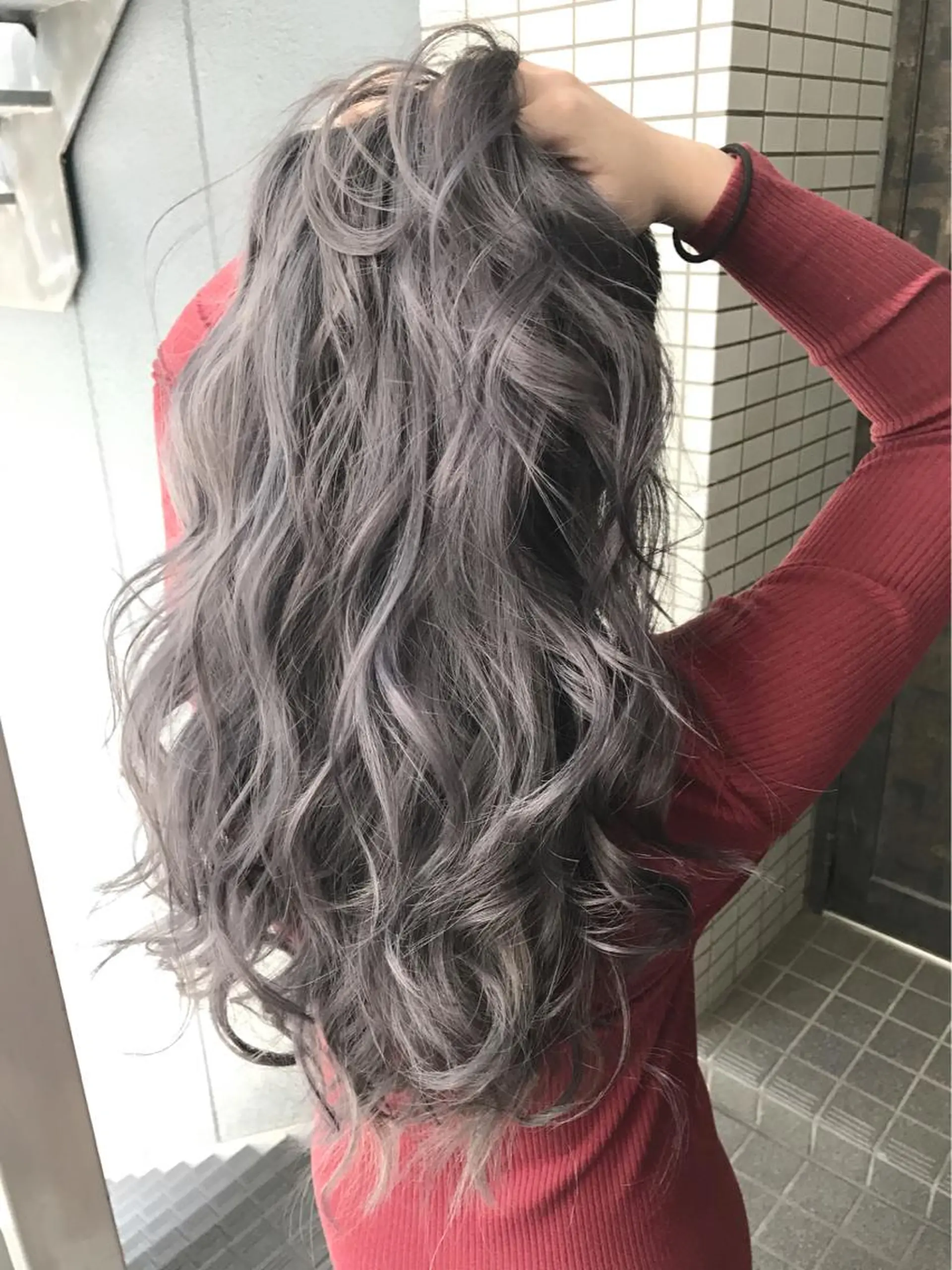 ロング アッシュ アッシュグレー Tsuyoki .のヘアスタイル