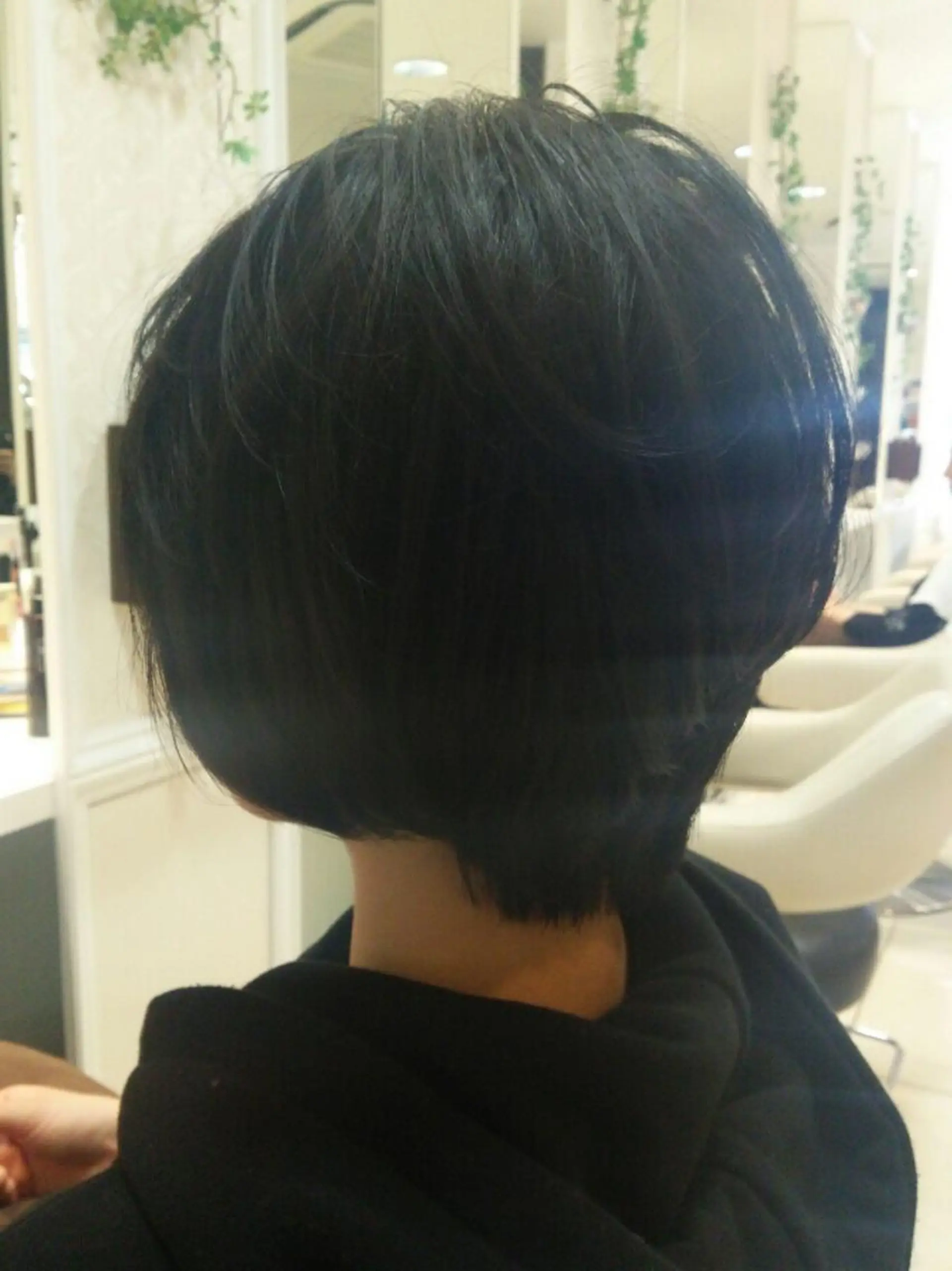 ショート ショートヘア カット 🌈ぷる艶カラー🌈 髪質改善👑柳沼尚貴のヘアスタイル