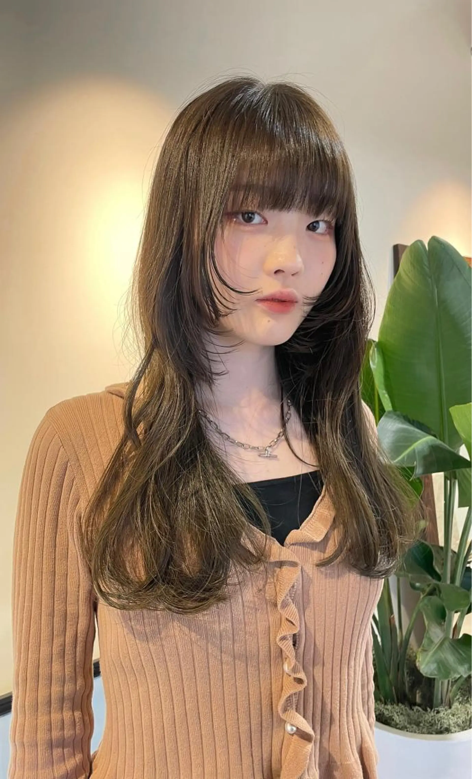 ロング カラー レイヤーカット 若月 あやかのヘアスタイル