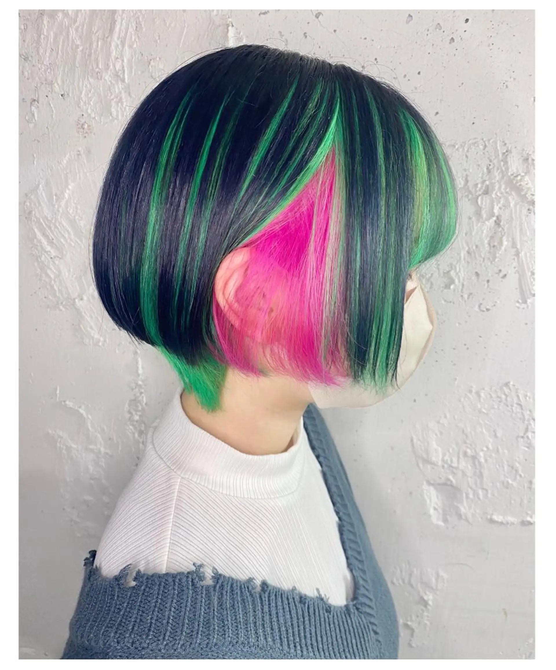 ショート カラー 黒髪 ピンクカラー GARU-ガル-所属・TSUNO🦖 派手髪/オタク美容師のヘアスタイル