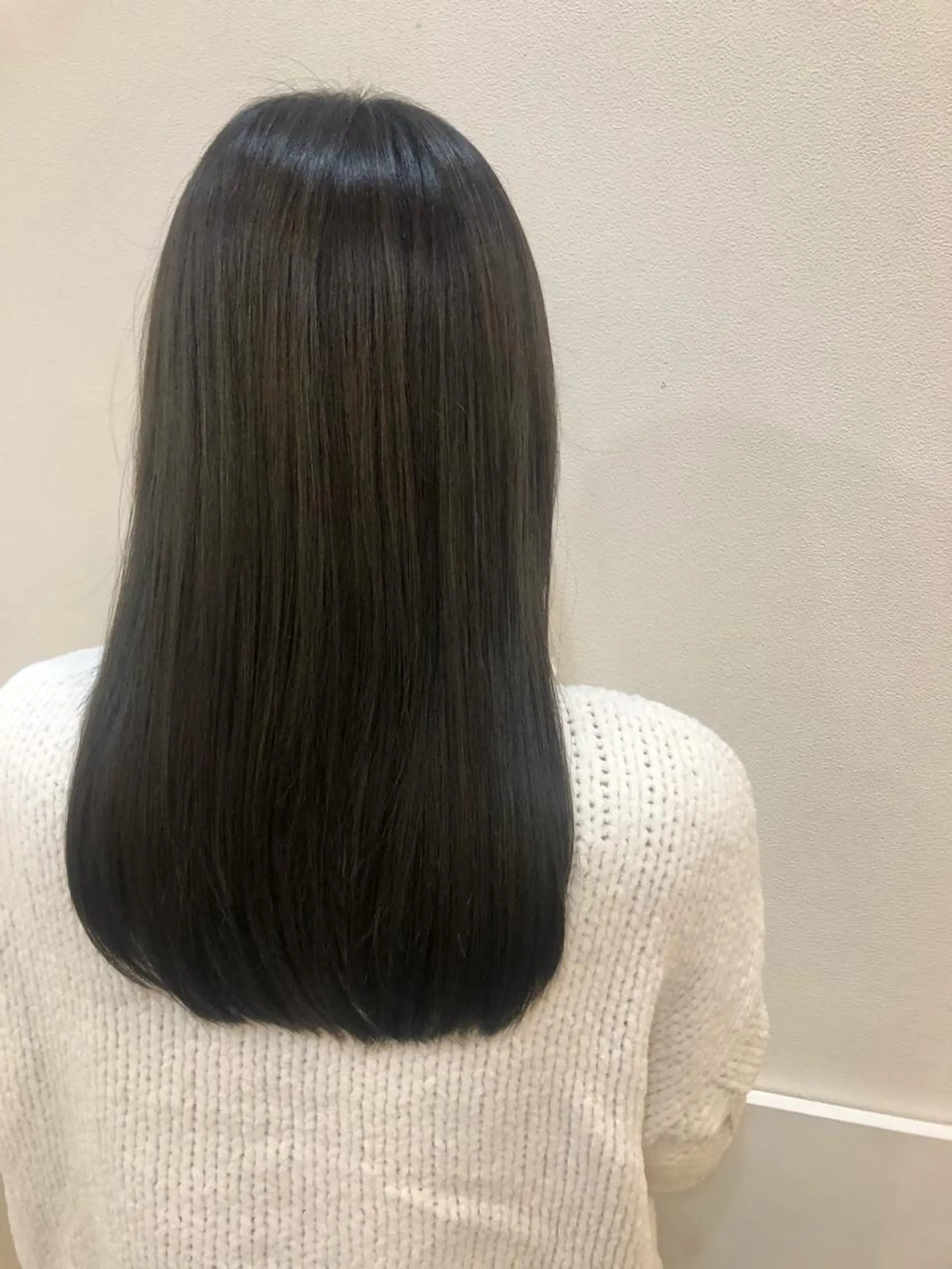 ロング カラー アディクシーカラー 内田温子大人女性 ハイライト、ボブのヘアスタイル