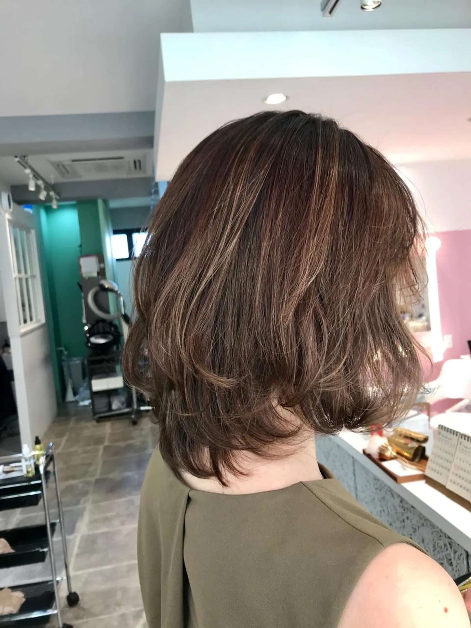 ミディアム ハイライト カット ヘアカラー トリートメント 所渉/韓国レイヤー /ウルフカットのヘアスタイル