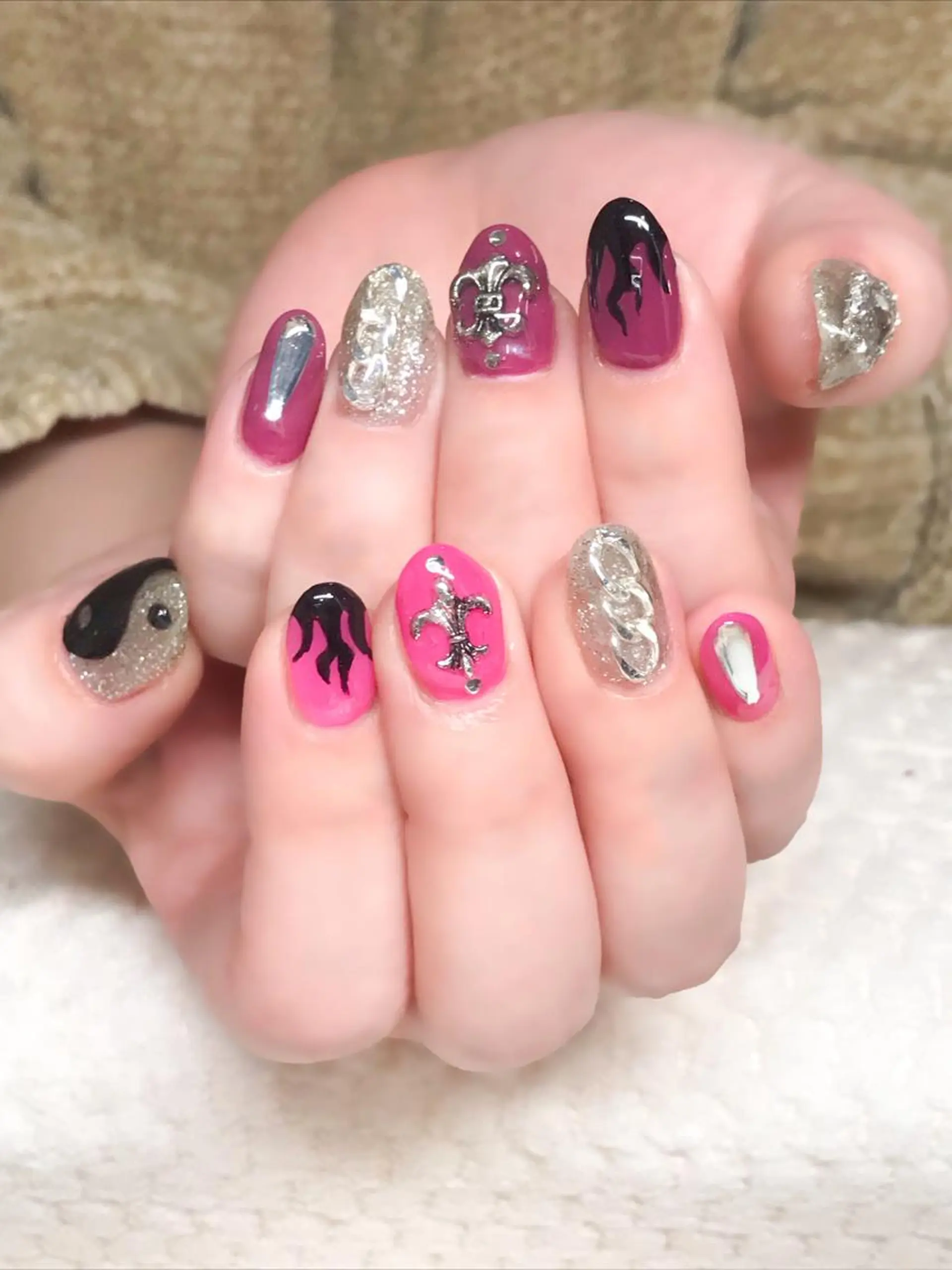 ネイル ジェルネイル キラキラネイル シルバー Nyanco Nailのネイルデザイン