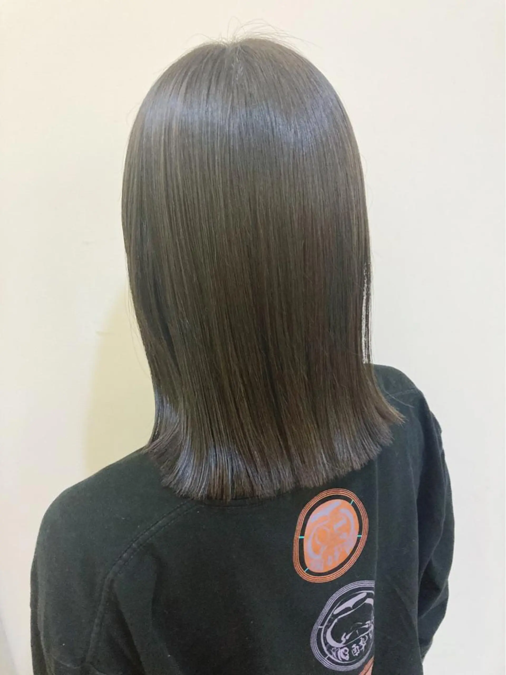 ミディアム カラー グレージュ オリーブグレージュ オリーブグレー ペッツ本店 スタイリスト増田ゆきのヘアスタイル