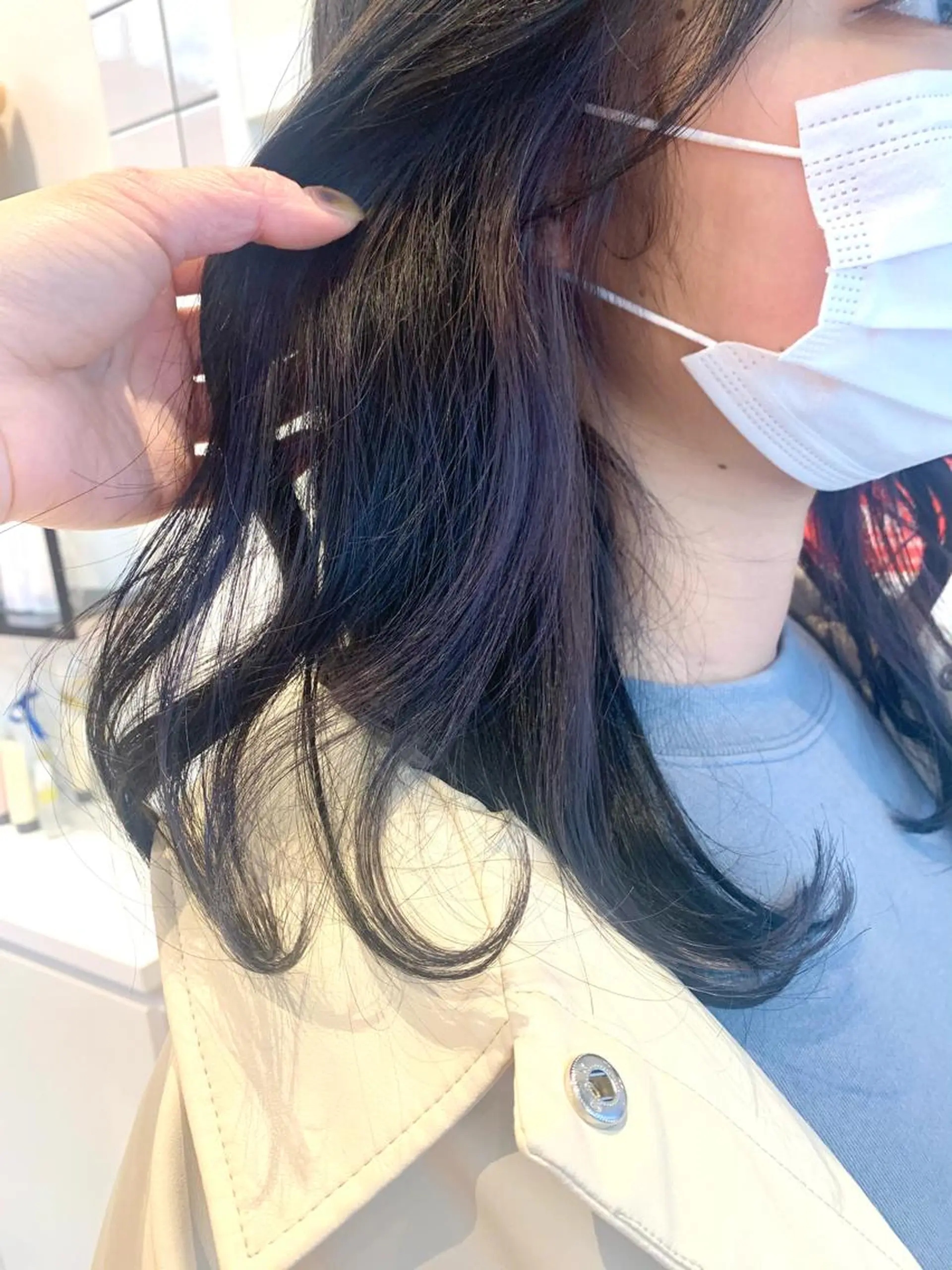 ミディアム パープルカラー みなもと ちはるのヘアスタイル